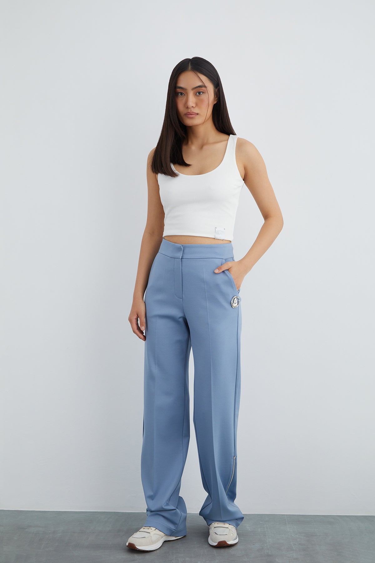 Taşlı Aksesuar Detaylı Dış Paça Fermuarlı Pantolon