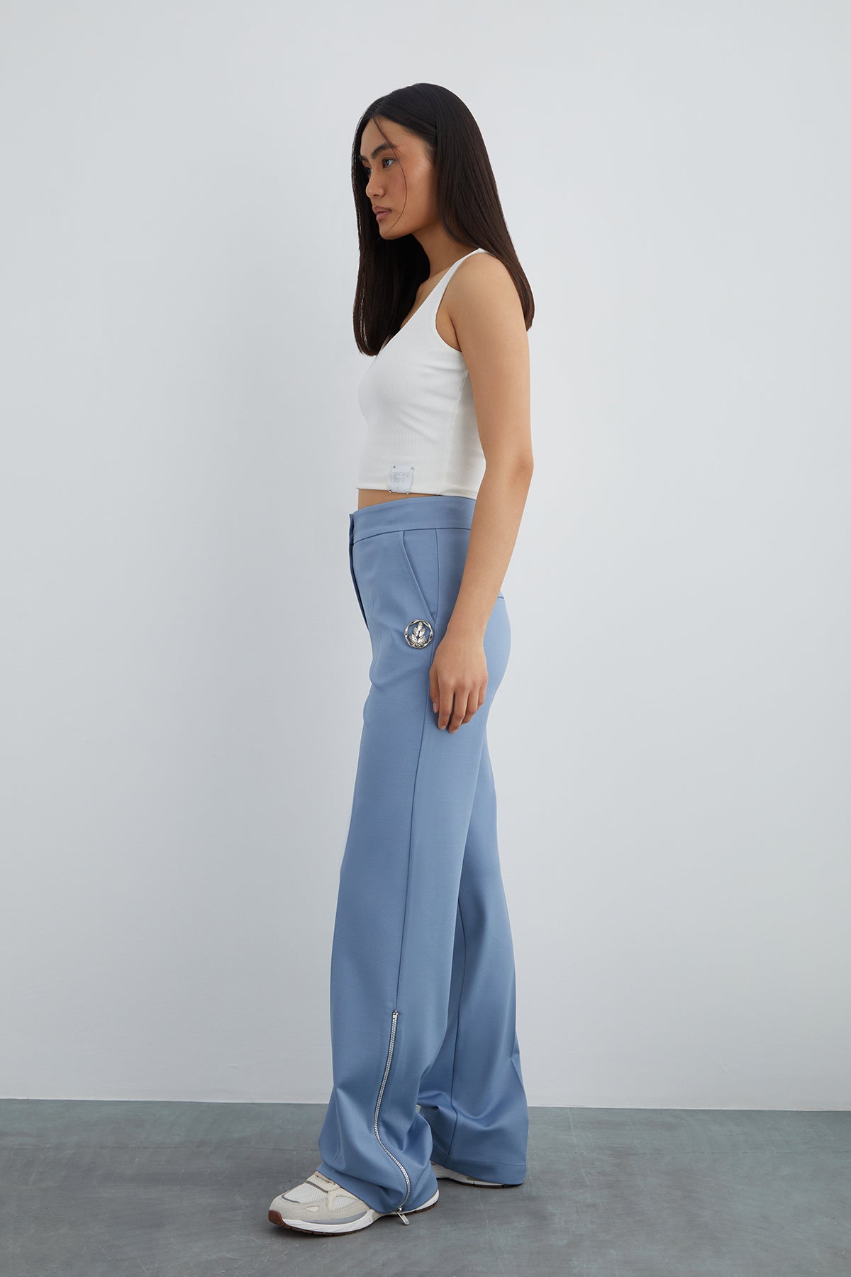 Taşlı Aksesuar Detaylı Dış Paça Fermuarlı Pantolon