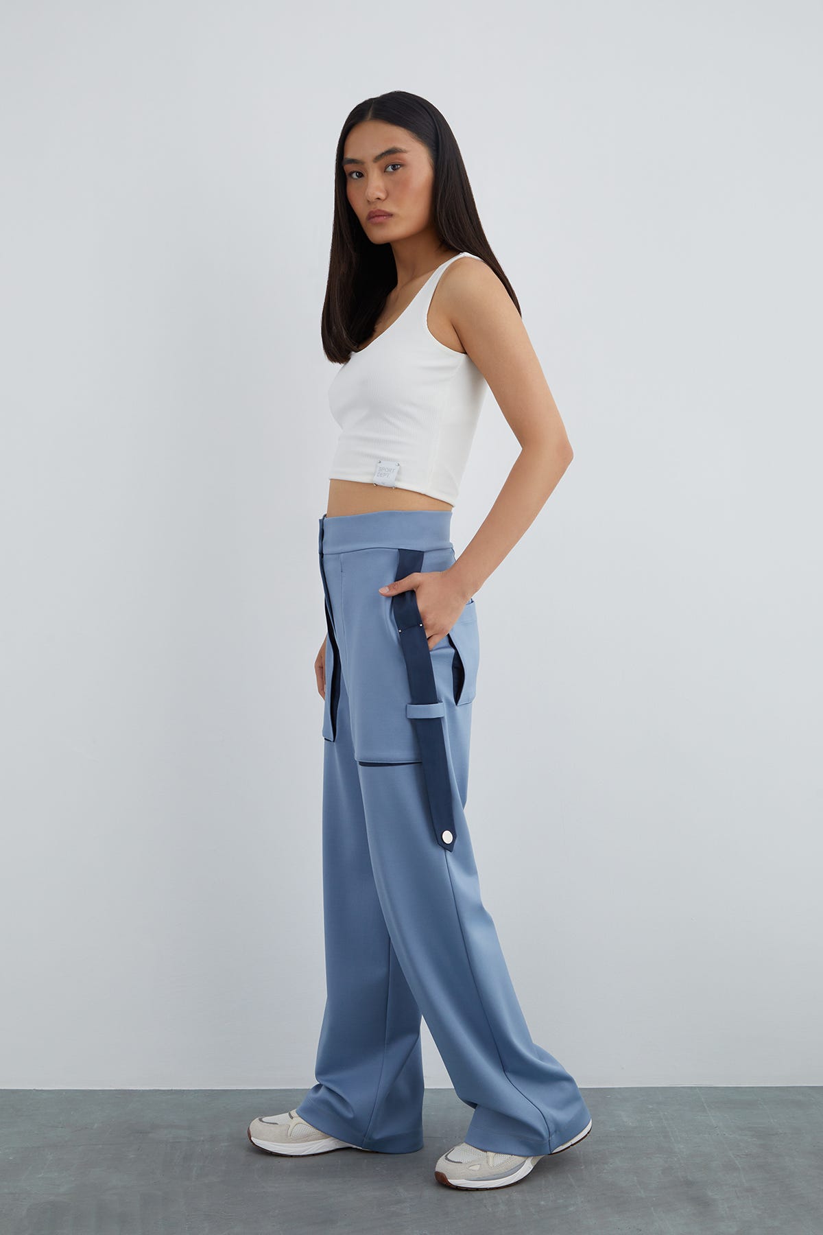 Yanları Apolet Detaylı Geniş Cep Eşofman Altı