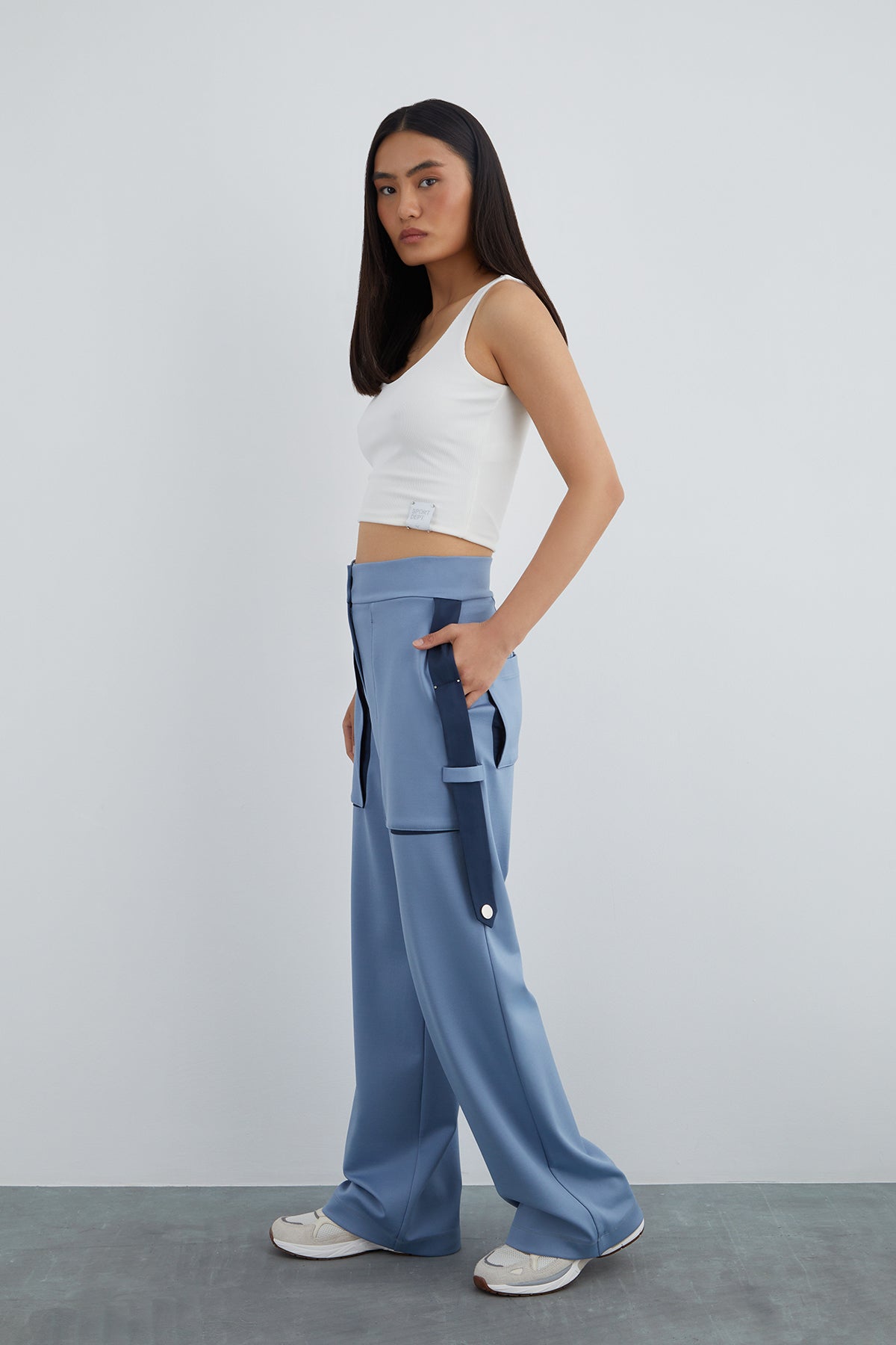 Yanları Apolet Detaylı Geniş Cep Eşofman Altı