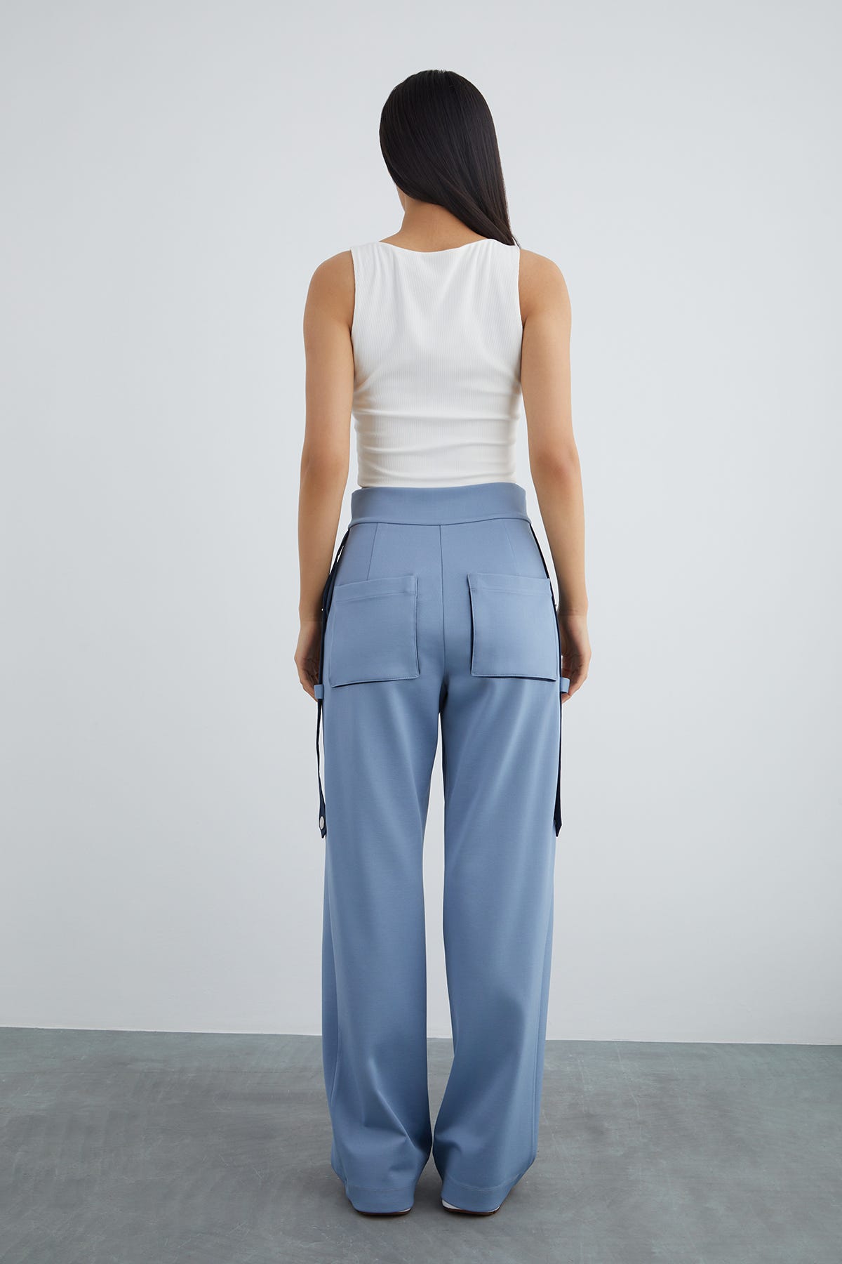 Yanları Apolet Detaylı Geniş Cep Eşofman Altı