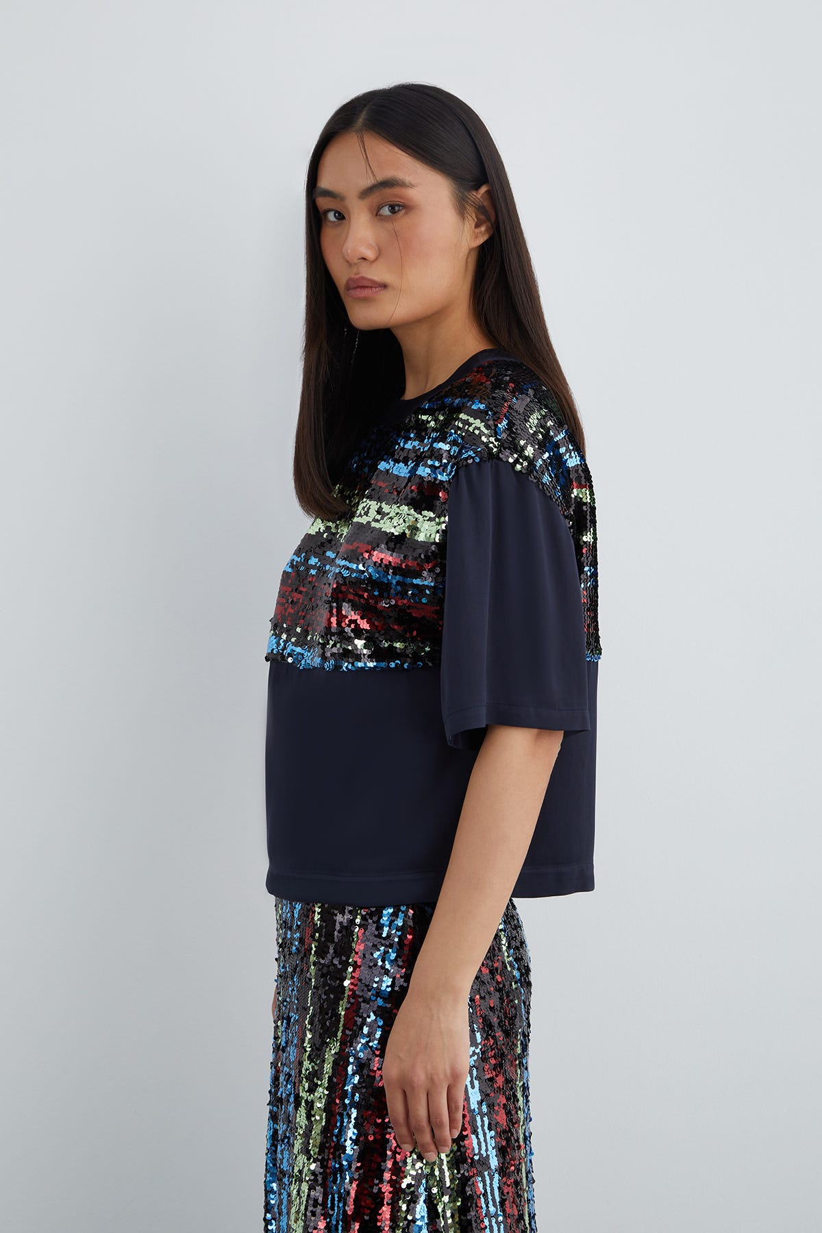 Üst Beden Payetli Payet Altı Saten Astarlı Kısa Kol Bluz