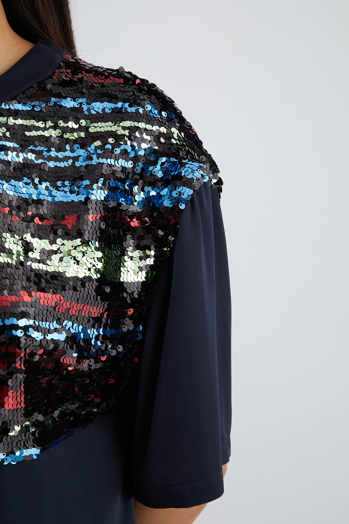 Üst Beden Payetli Payet Altı Saten Astarlı Kısa Kol Bluz