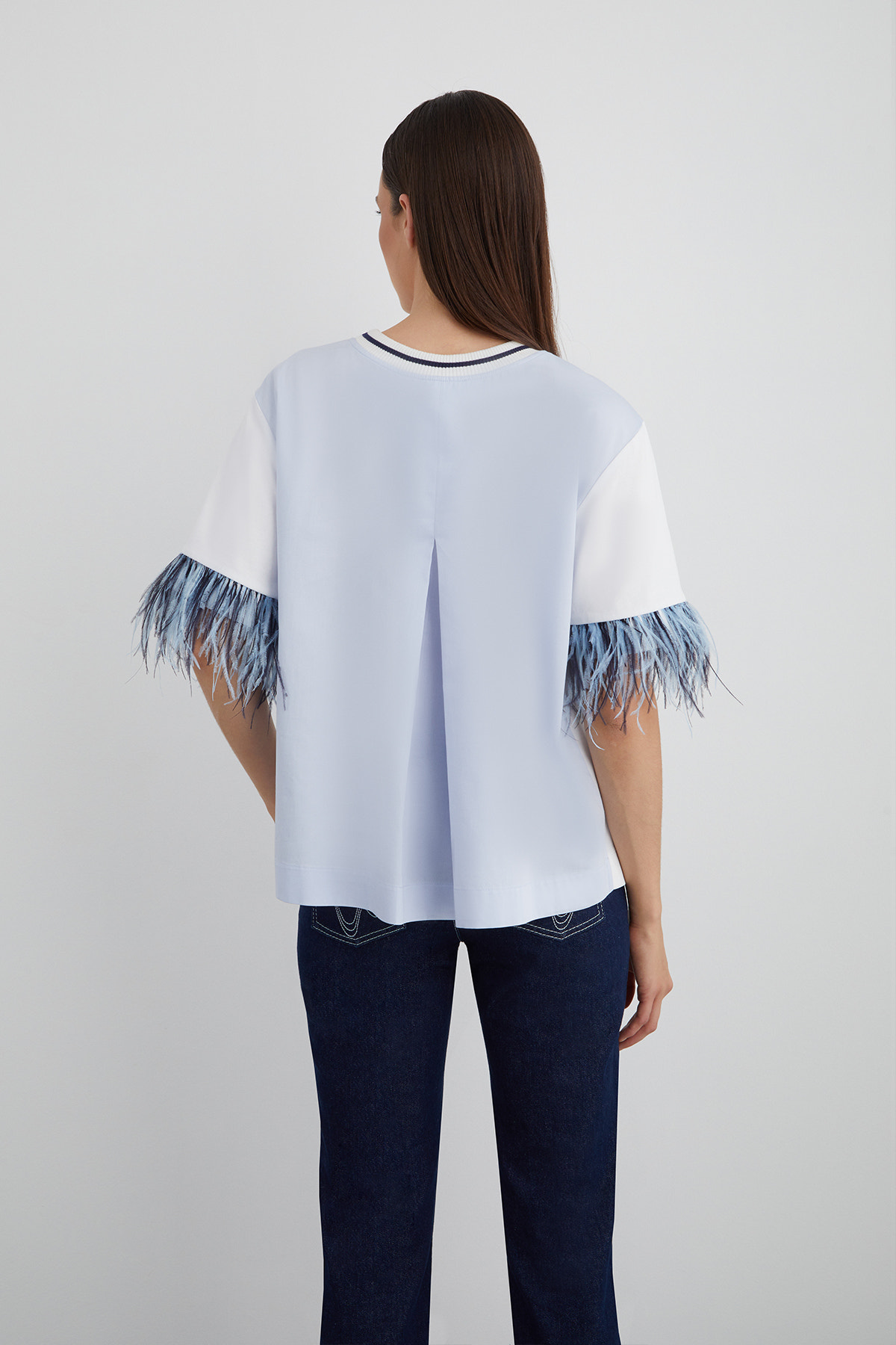 Özel Pano Desen Detaylı Kolucu Tüylü İşlemeli T-shirt