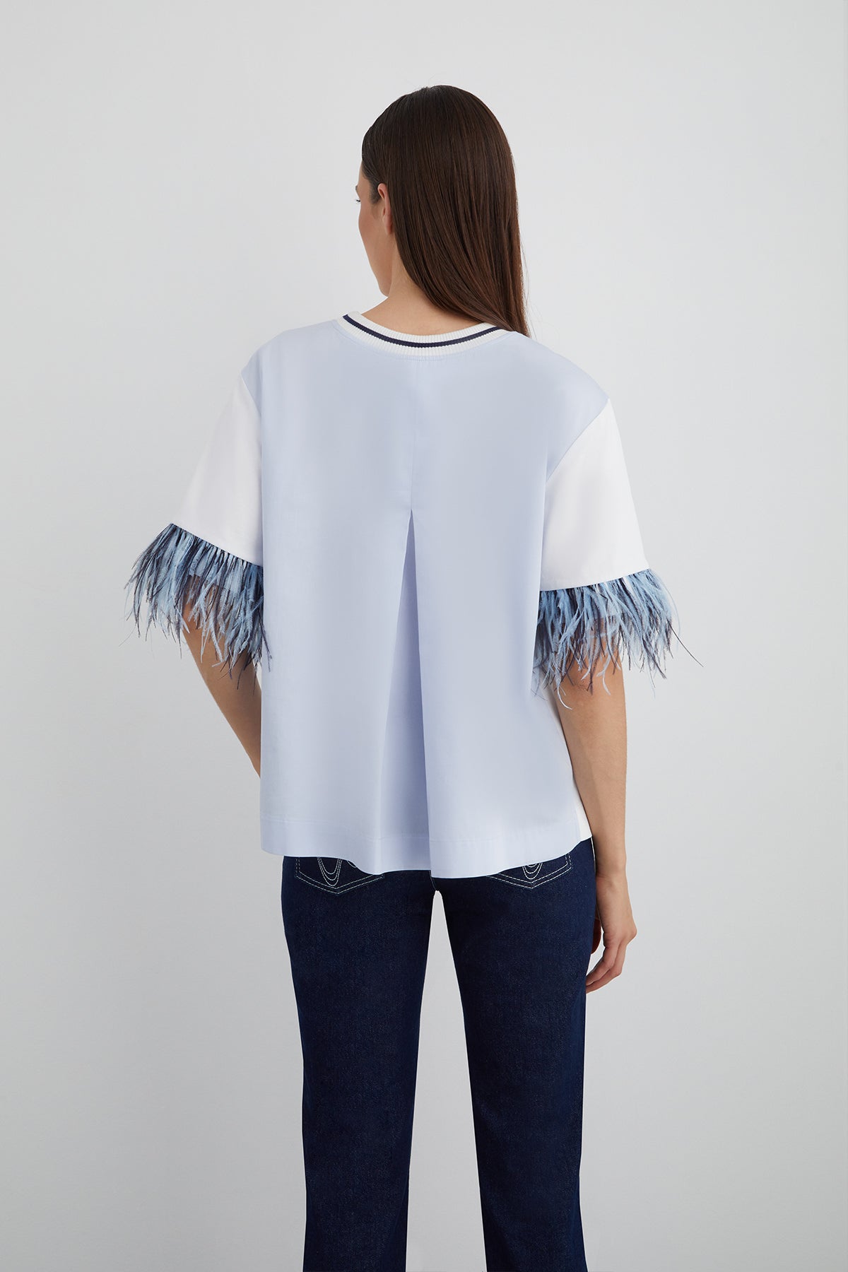 Özel Pano Desen Detaylı Kolucu Tüylü İşlemeli T-shirt