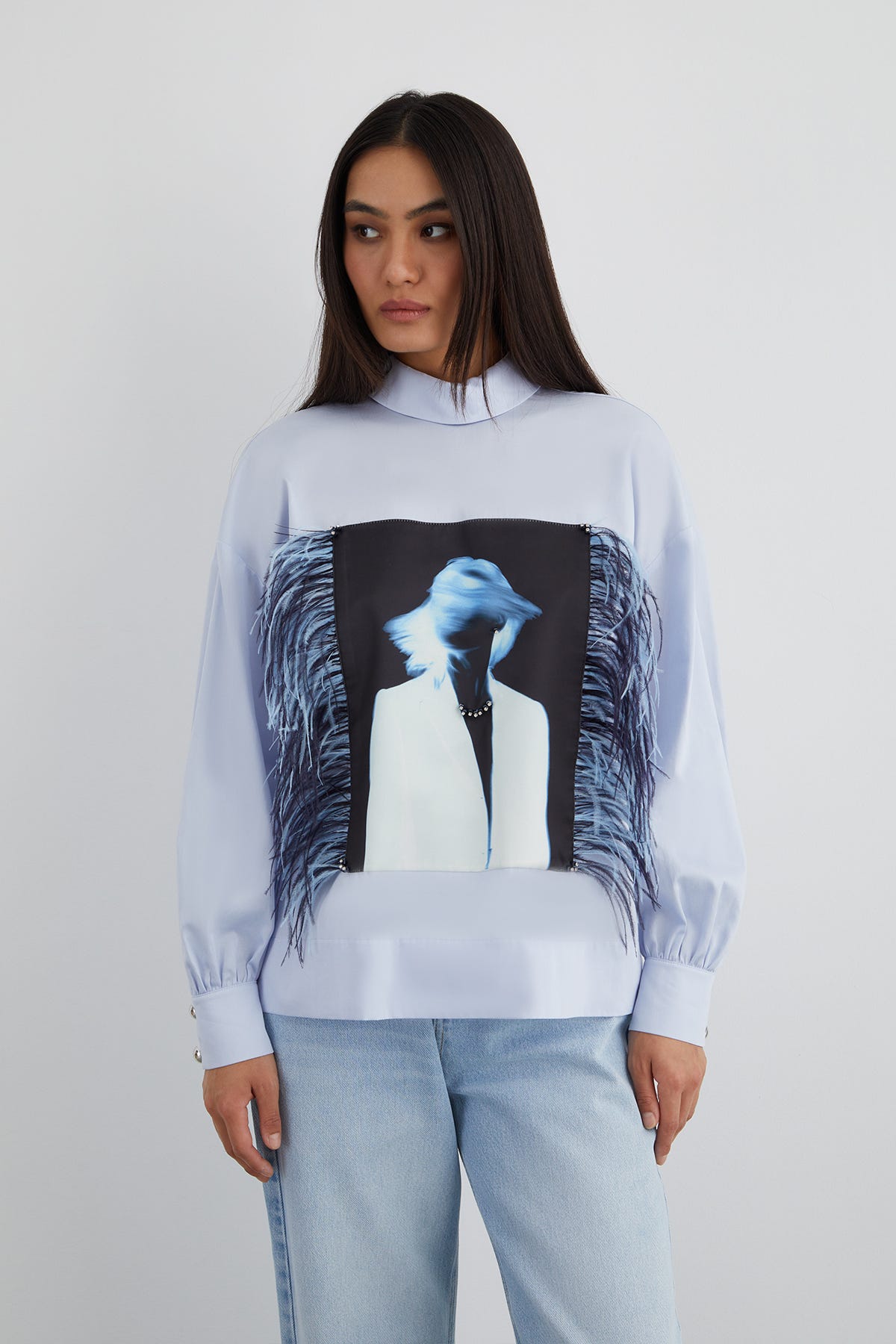 Özel Tüylü Pano Desen Detaylı Arka Beden Düğmeli Sweatshirt