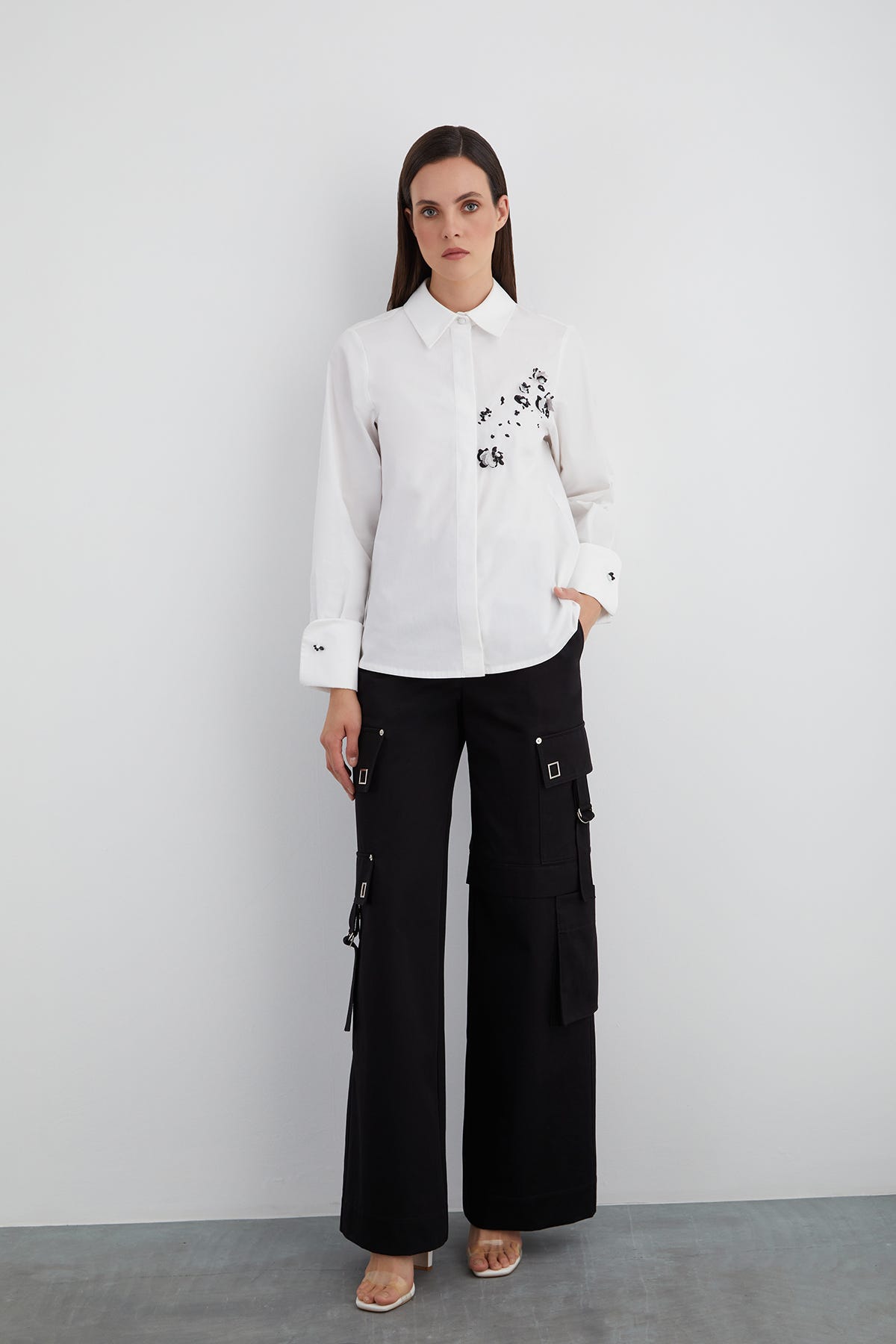 İşlemeli Nakış Detaylı Uzun Kollu Gömlek