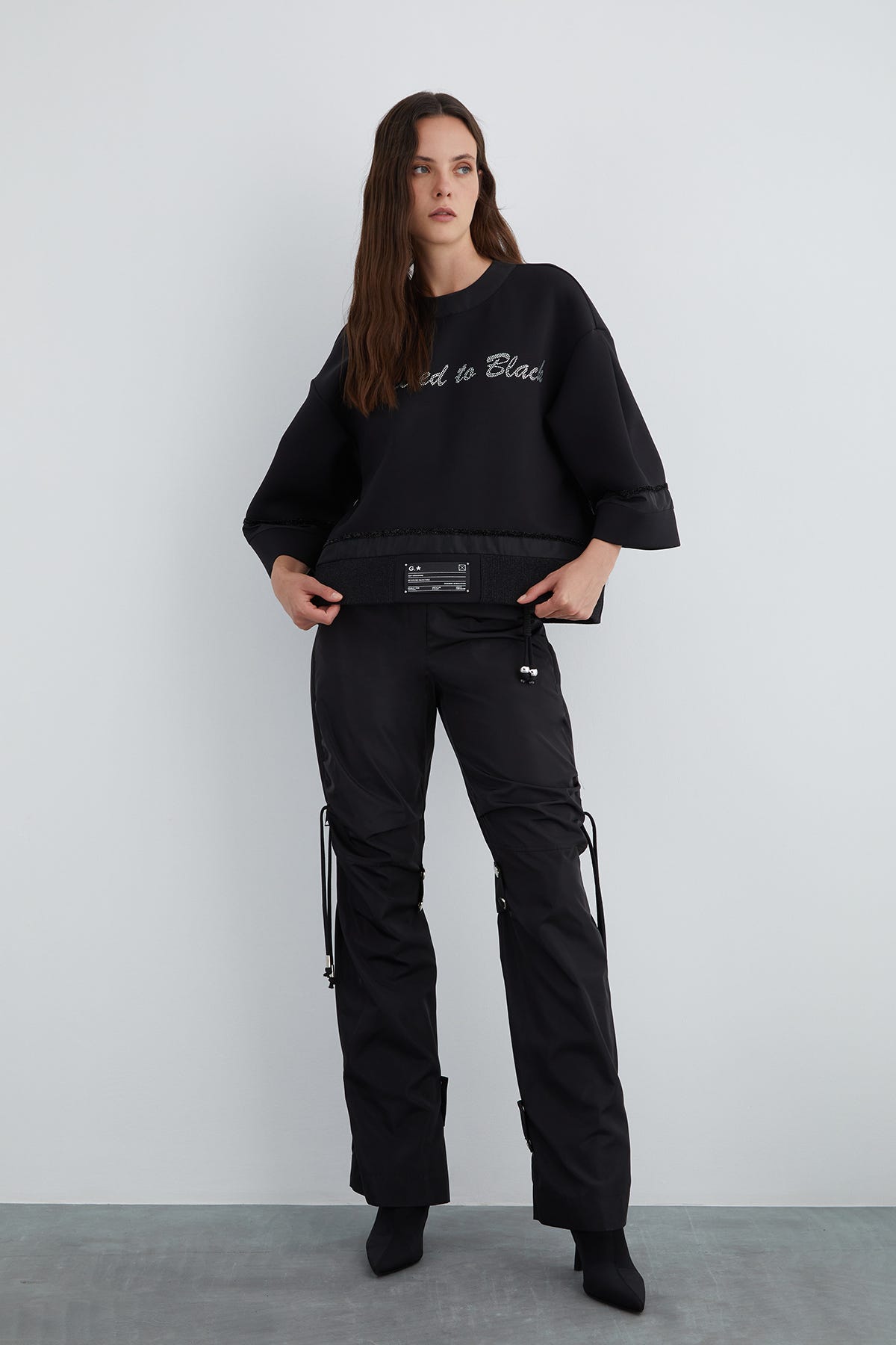 Ön Beden Baskı Detaylı Arkası Fermuarlı Scuba Bluz