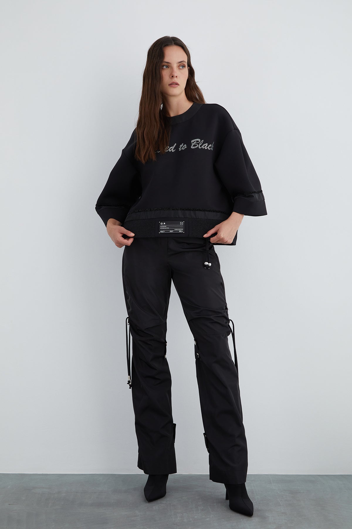 Ön Beden Baskı Detaylı Arkası Fermuarlı Scuba Bluz