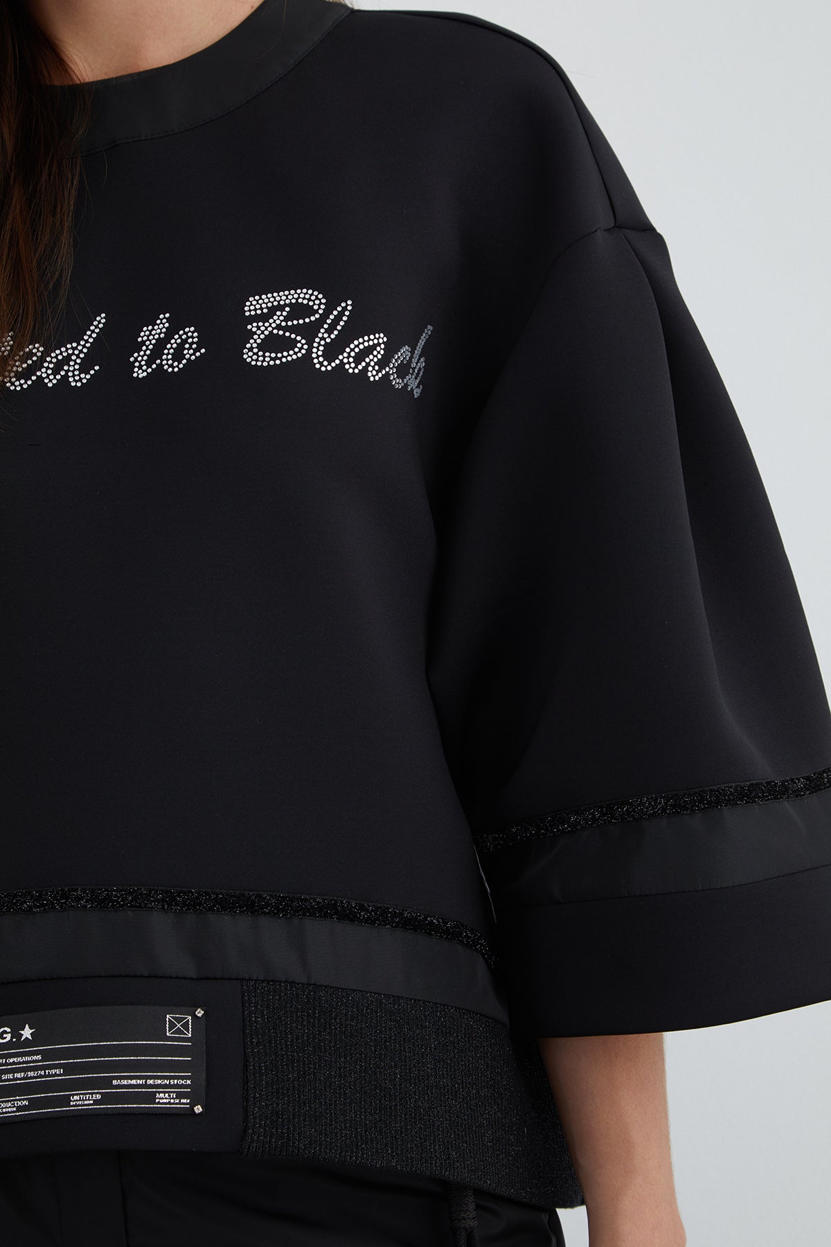 Ön Beden Baskı Detaylı Arkası Fermuarlı Scuba Bluz