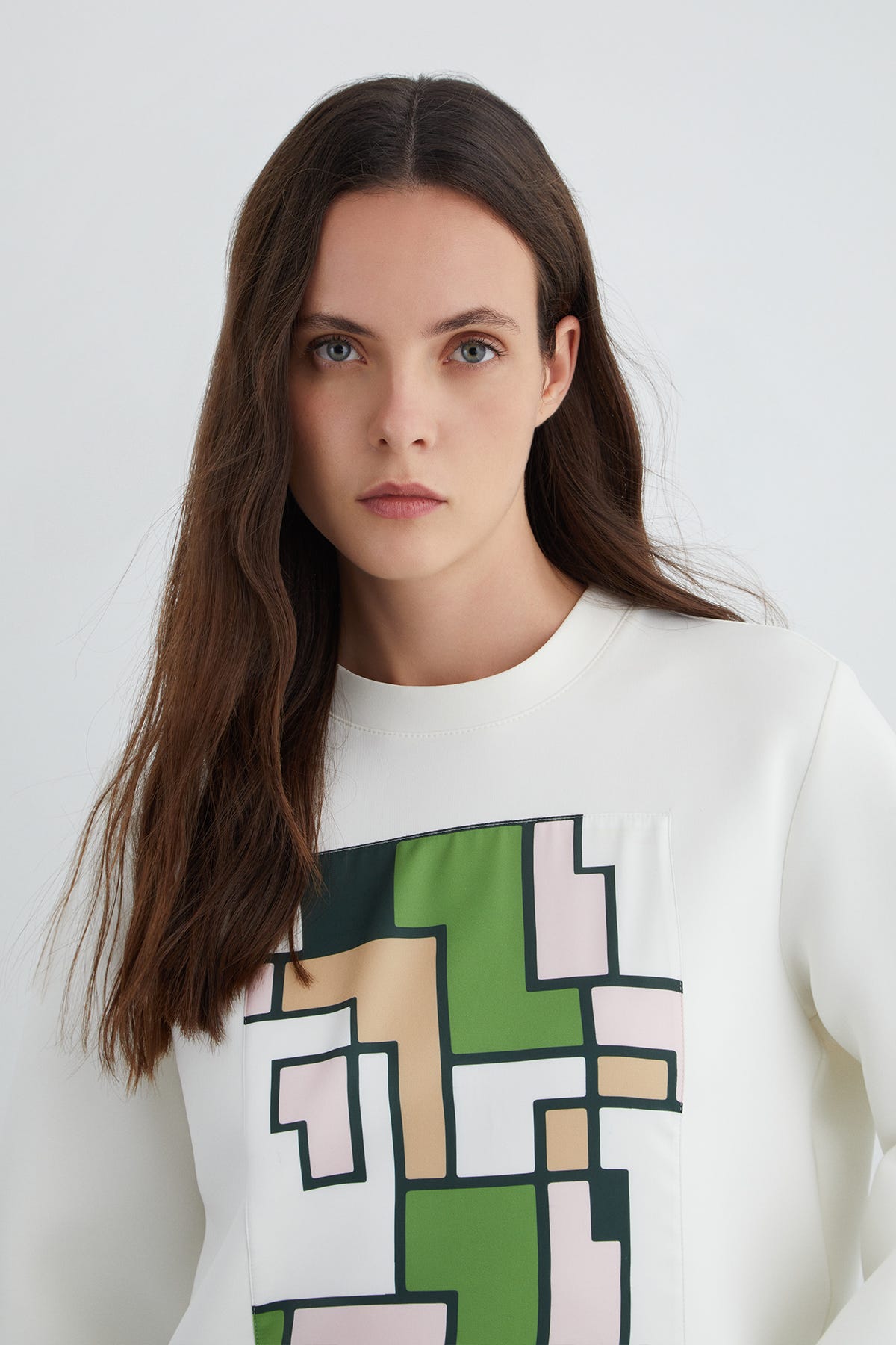 Ön Beden Özel Desen Ekru Sweatshirt