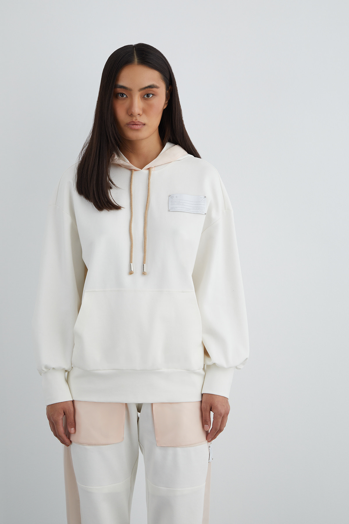 Arka Beden Nakış Detaylı Kapüşonlu Sweatshirt
