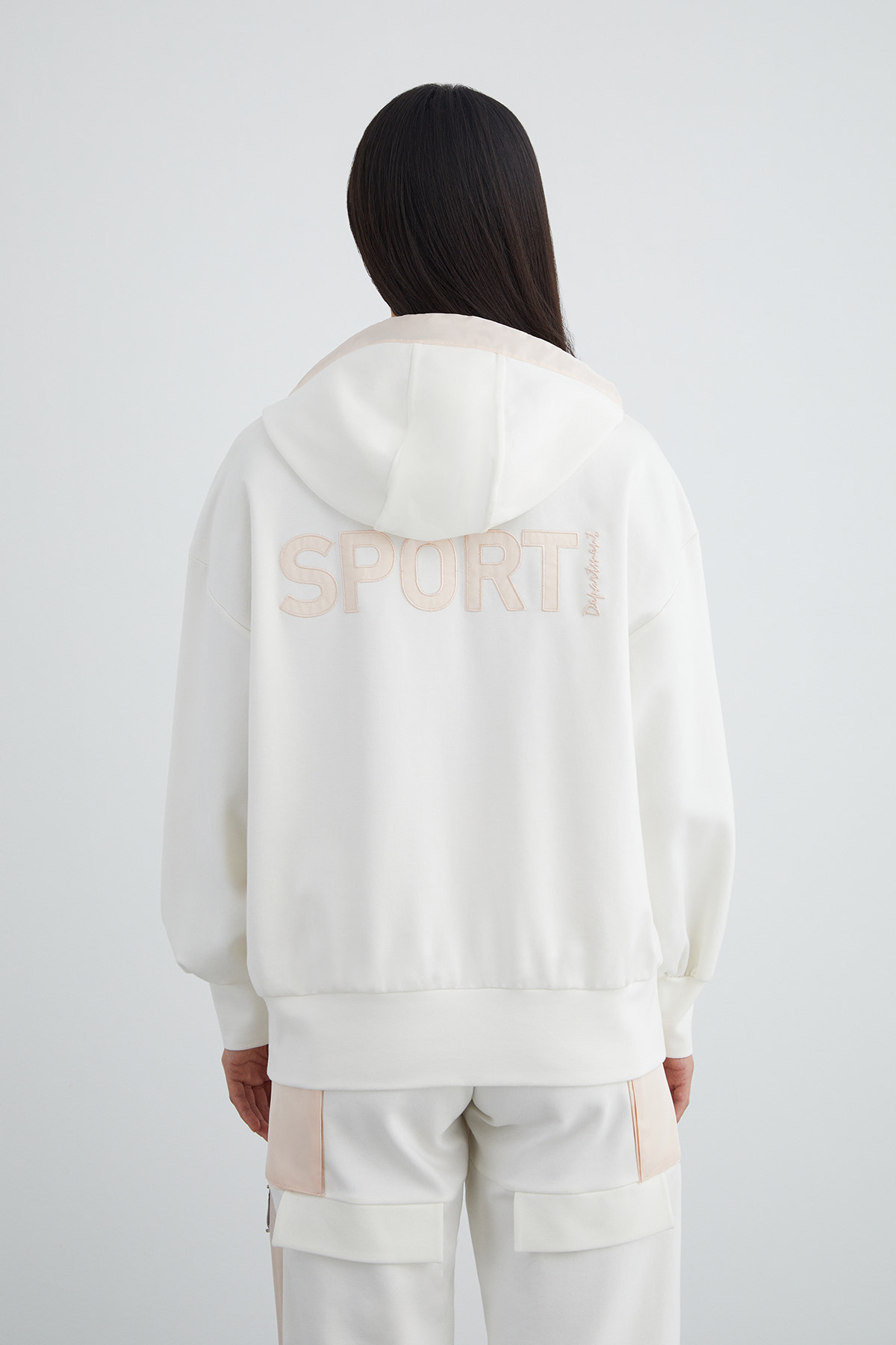 Arka Beden Nakış Detaylı Kapüşonlu Sweatshirt