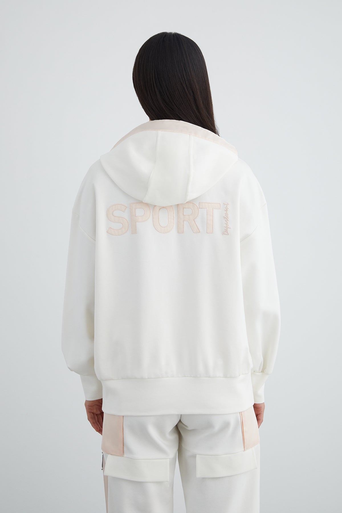 Arka Beden Nakış Detaylı Kapüşonlu Sweatshirt