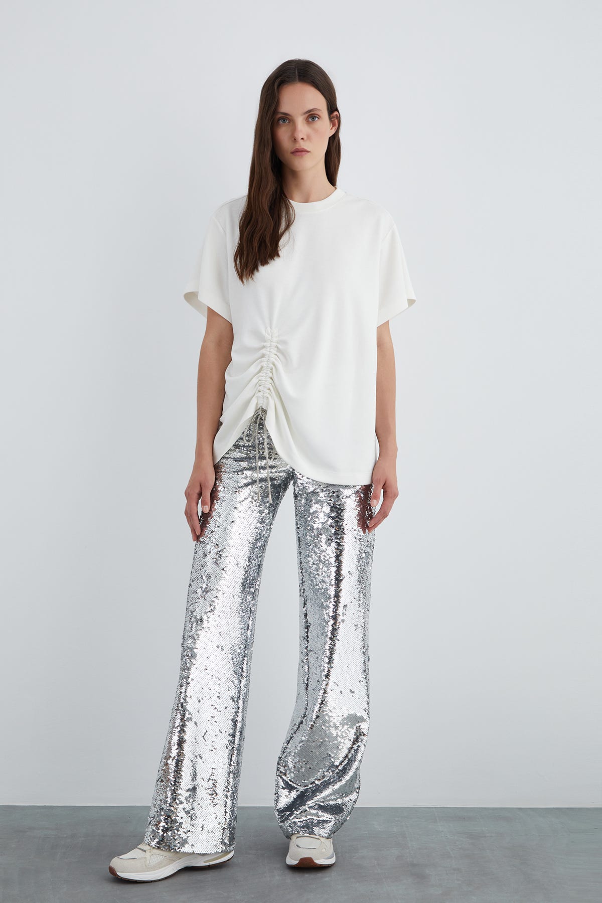 Önü Büzgü Detay Arka Beden Etiketli Kısa Kol T-Shirt