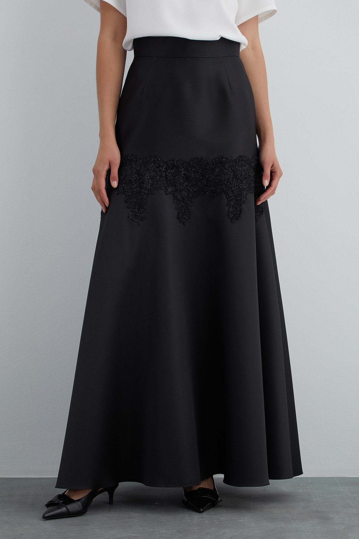 Dantel Detaylı Maxi Boy Etek
