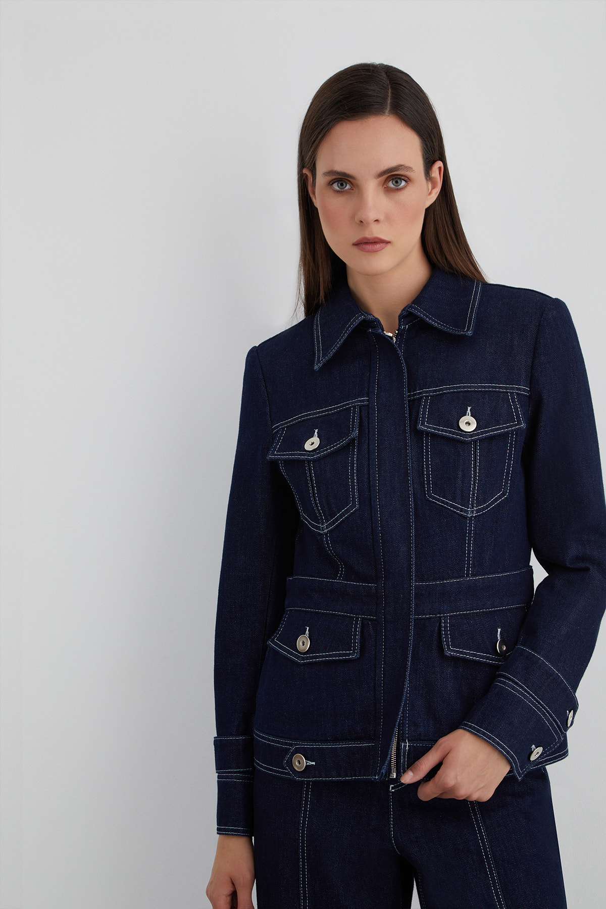 Cepli Ön Kapama Fermuarlı Dikiş Detaylı Jean Ceket