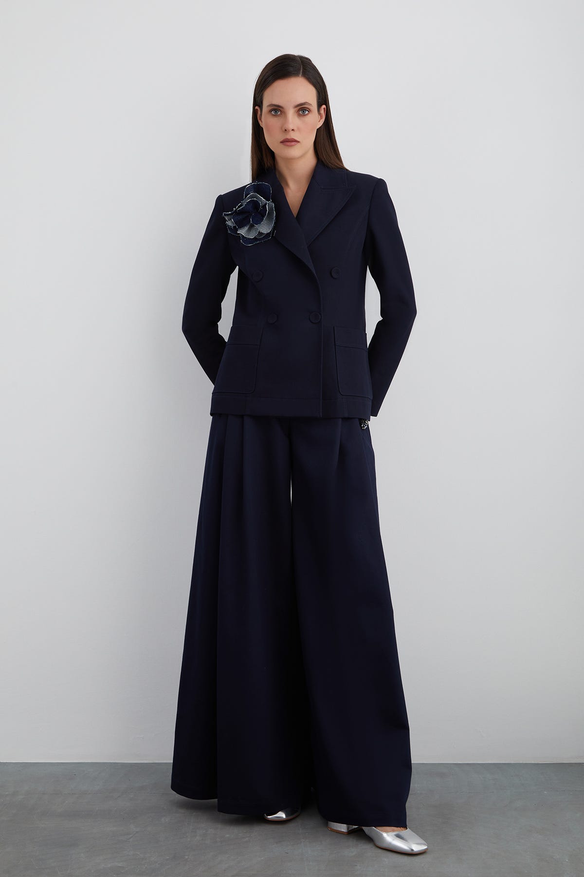 Çıkarılabilir Jean Çiçek Detaylı Cepli Ceket