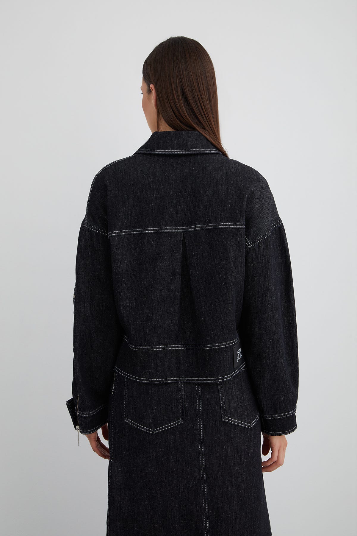 Aksesuar Detaylı Kolu Fermuarlı Geniş Cep Ceket