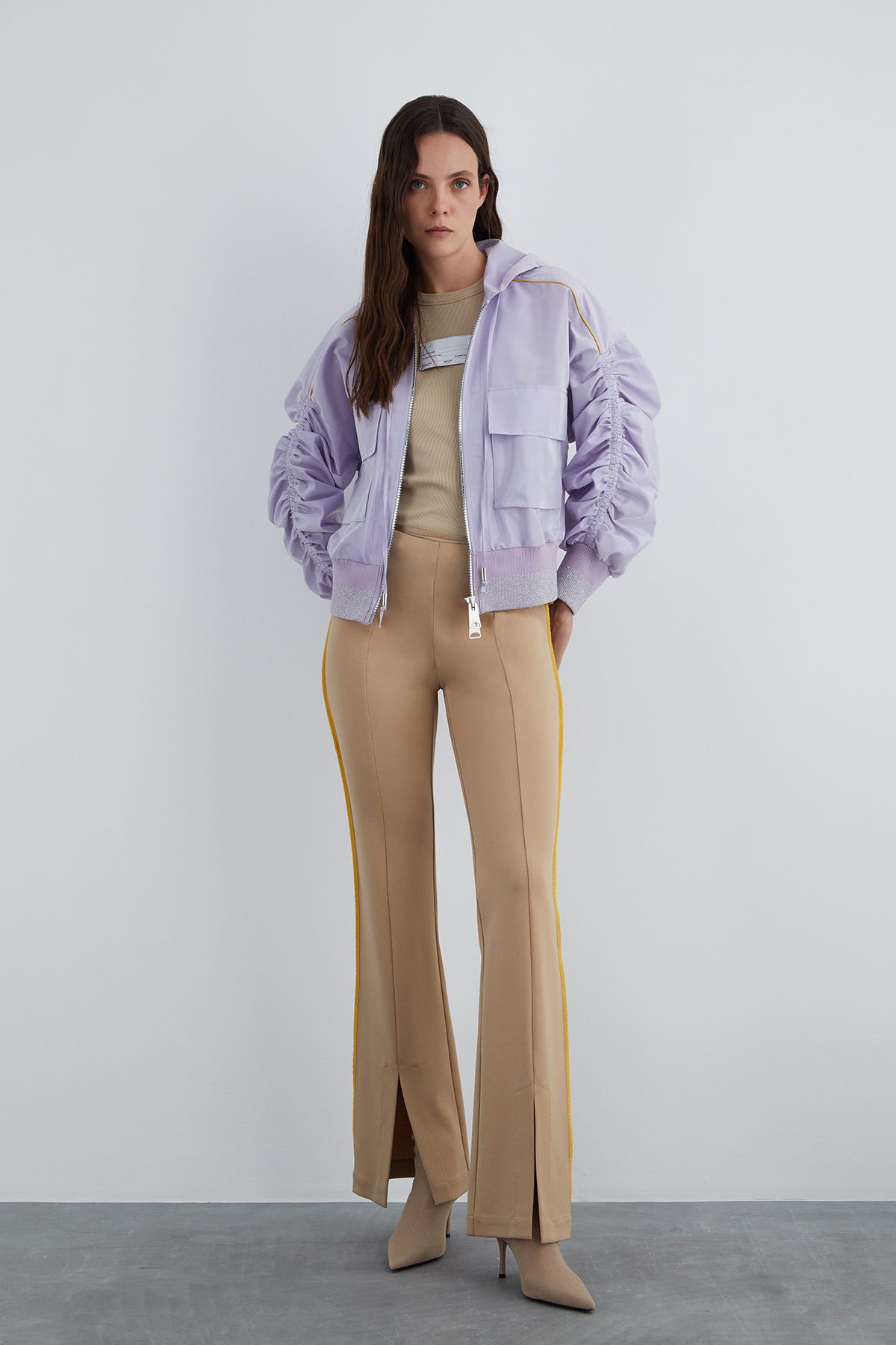 Taşlı Bağcık Detaylı Kolu Büzgülü Geniş Cep Ceket