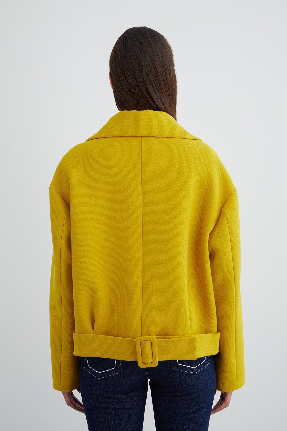 Etek Ucu Tokalı Kısa Sarı Kaşe Kaban