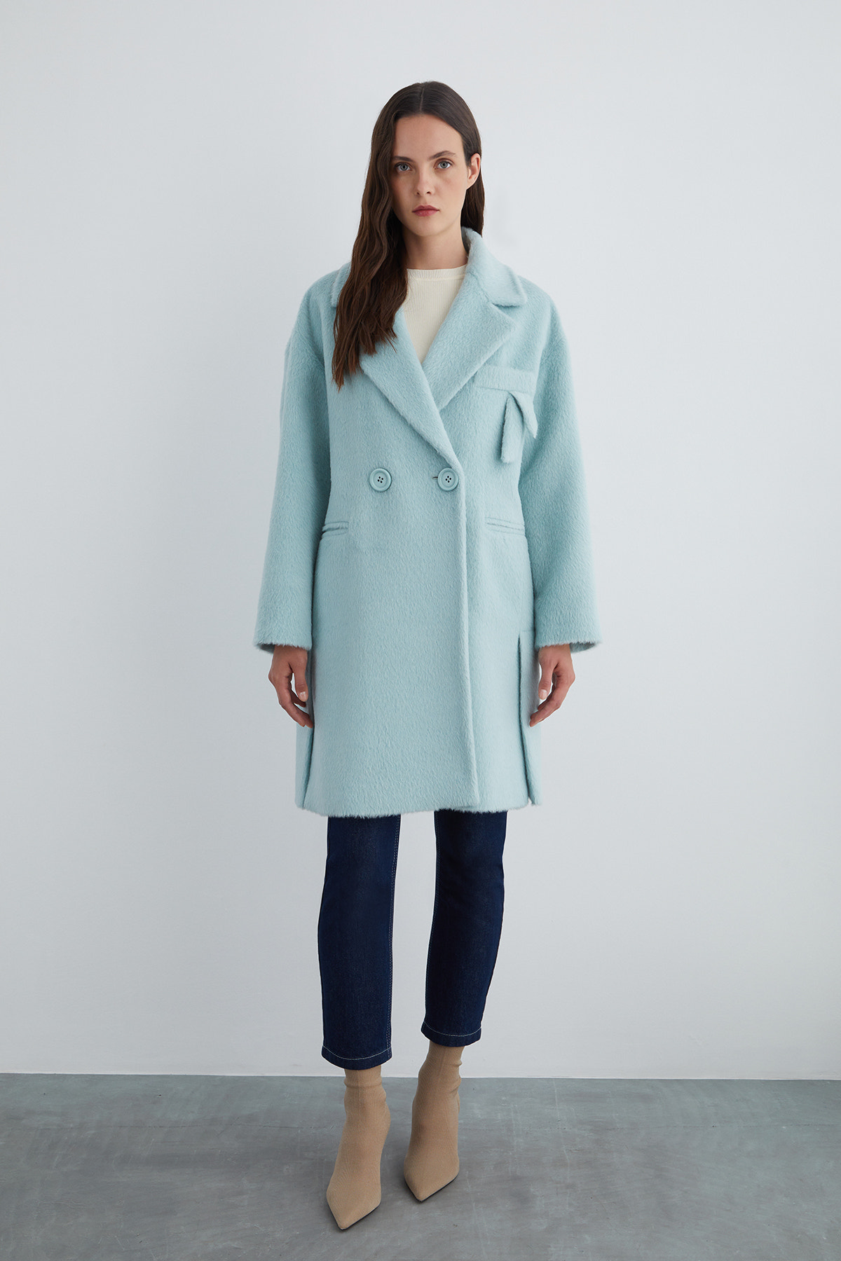 Cep Altı Model Detaylı Uzun Mint Yeşili Kaşe Kaban