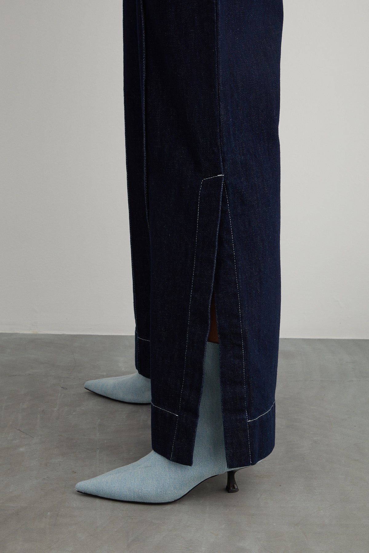 Nikel Düğme Detaylı Yanı Yırtmaçlı Flare Paça Jean Tulum