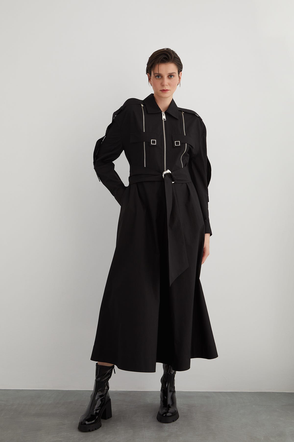 Fermuar Ve Kare Çıtçıt Detaylı Tokalı Seyyar Kuşaklı Midi Elbise