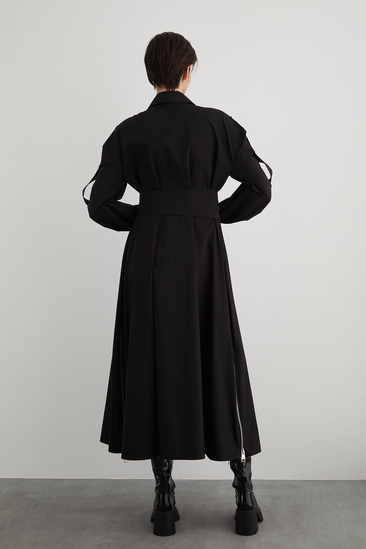 Fermuar Ve Kare Çıtçıt Detaylı Tokalı Seyyar Kuşaklı Midi Elbise