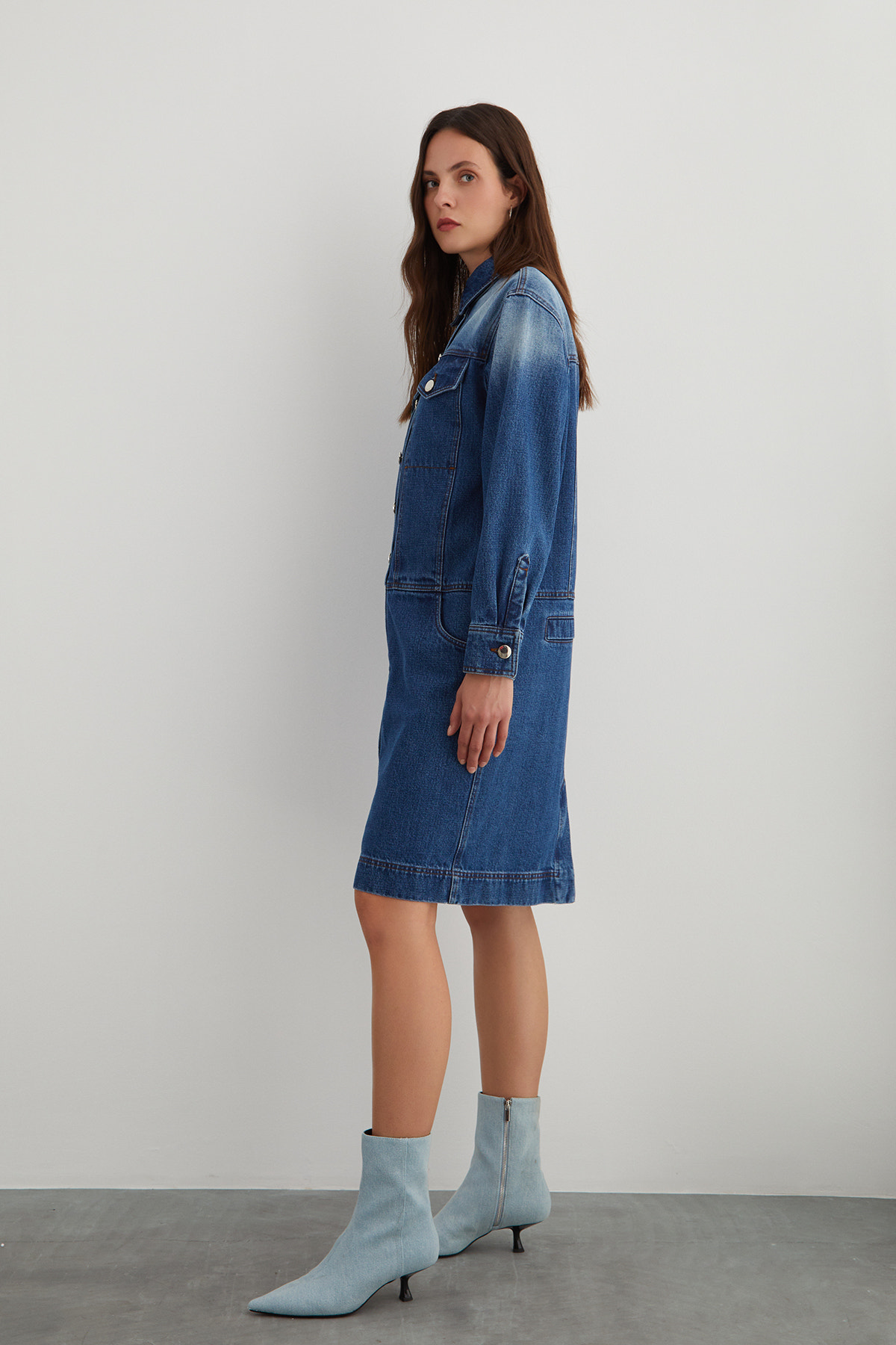 Arka Beden Etiket Detaylı Düğme Kapama Kısa Jean Ceket Elbise