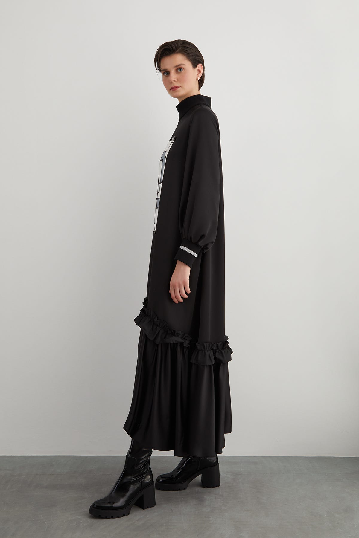 Özel Pano Desen Detaylı Triko Manşetli Dik Yaka A Form Maxi Elbise