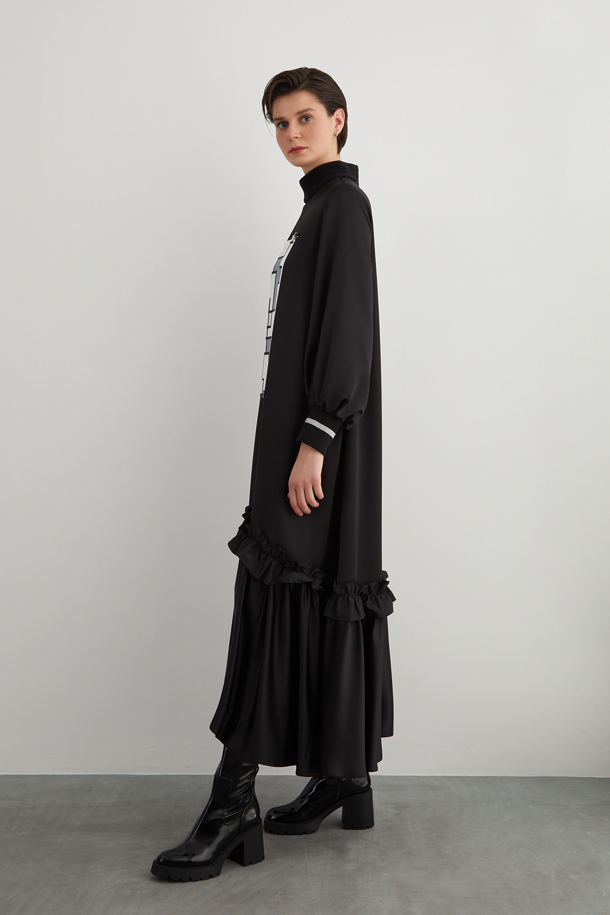 Özel Pano Desen Detaylı Triko Manşetli Dik Yaka A Form Maxi Elbise