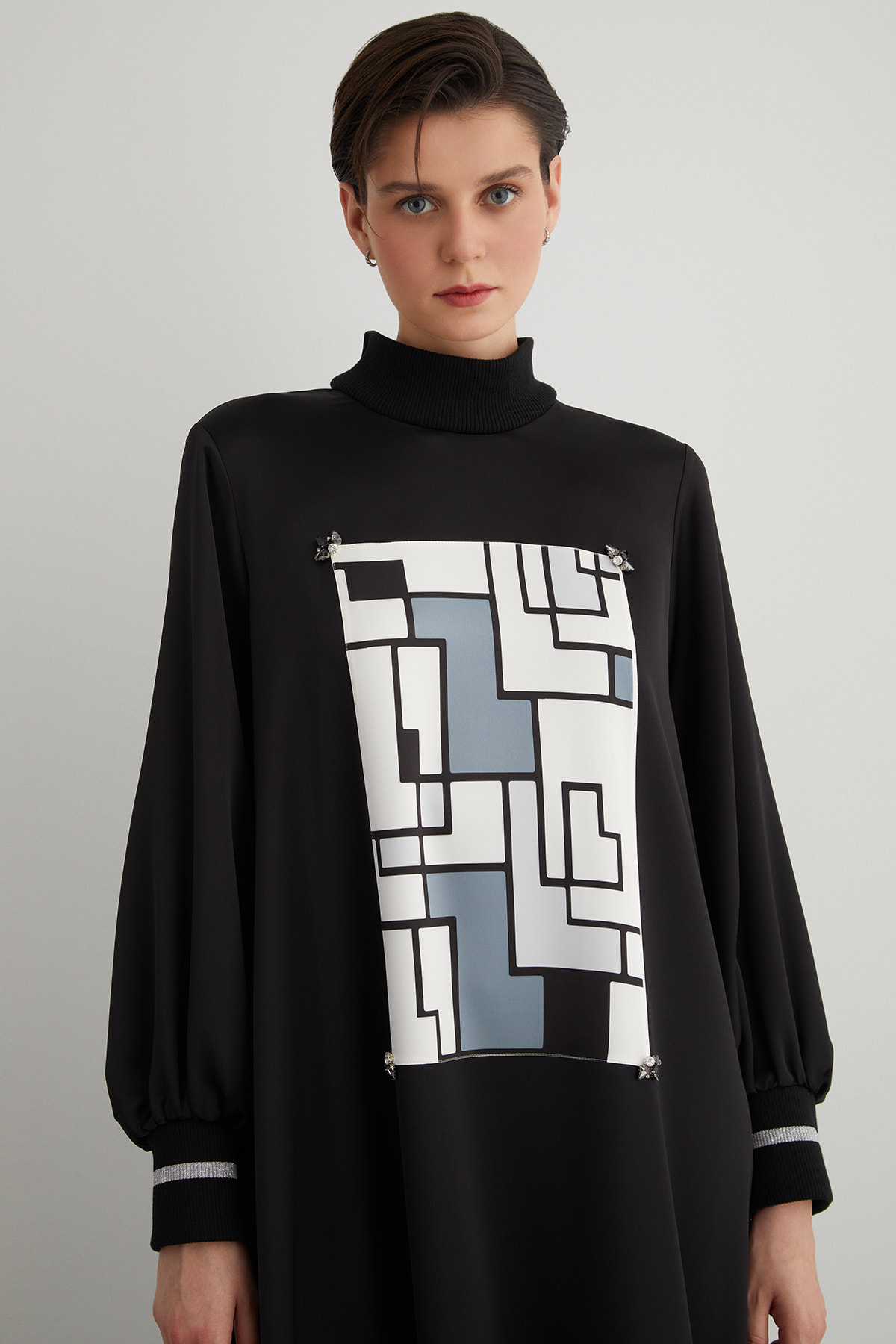 Özel Pano Desen Detaylı Triko Manşetli Dik Yaka A Form Maxi Elbise