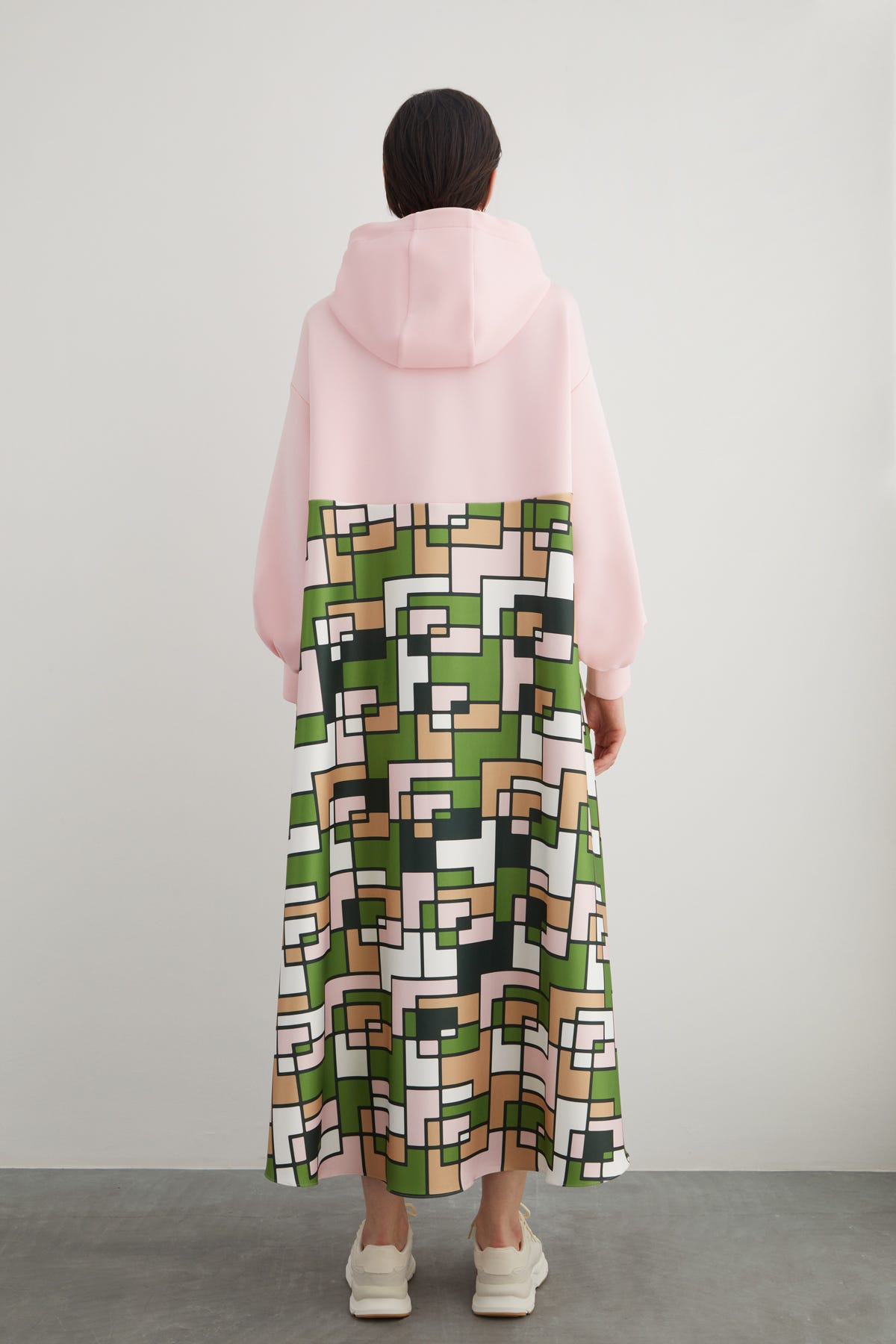 Fermuar Detaylı Kapüşonlu Özel Desen Scuba Maxi Elbise