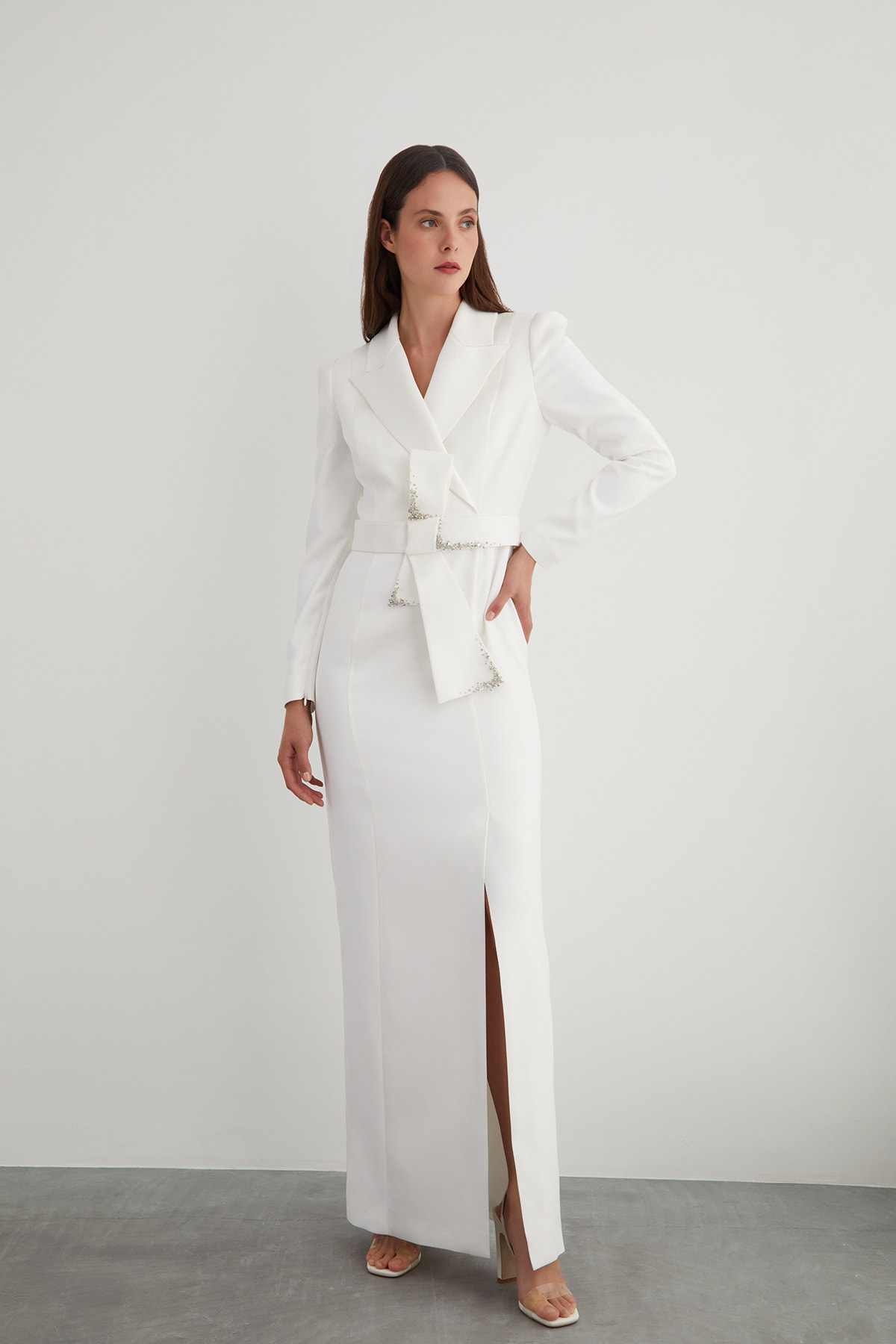 Yırtmaçlı Erkek Yaka Uzun Abiye Elbise