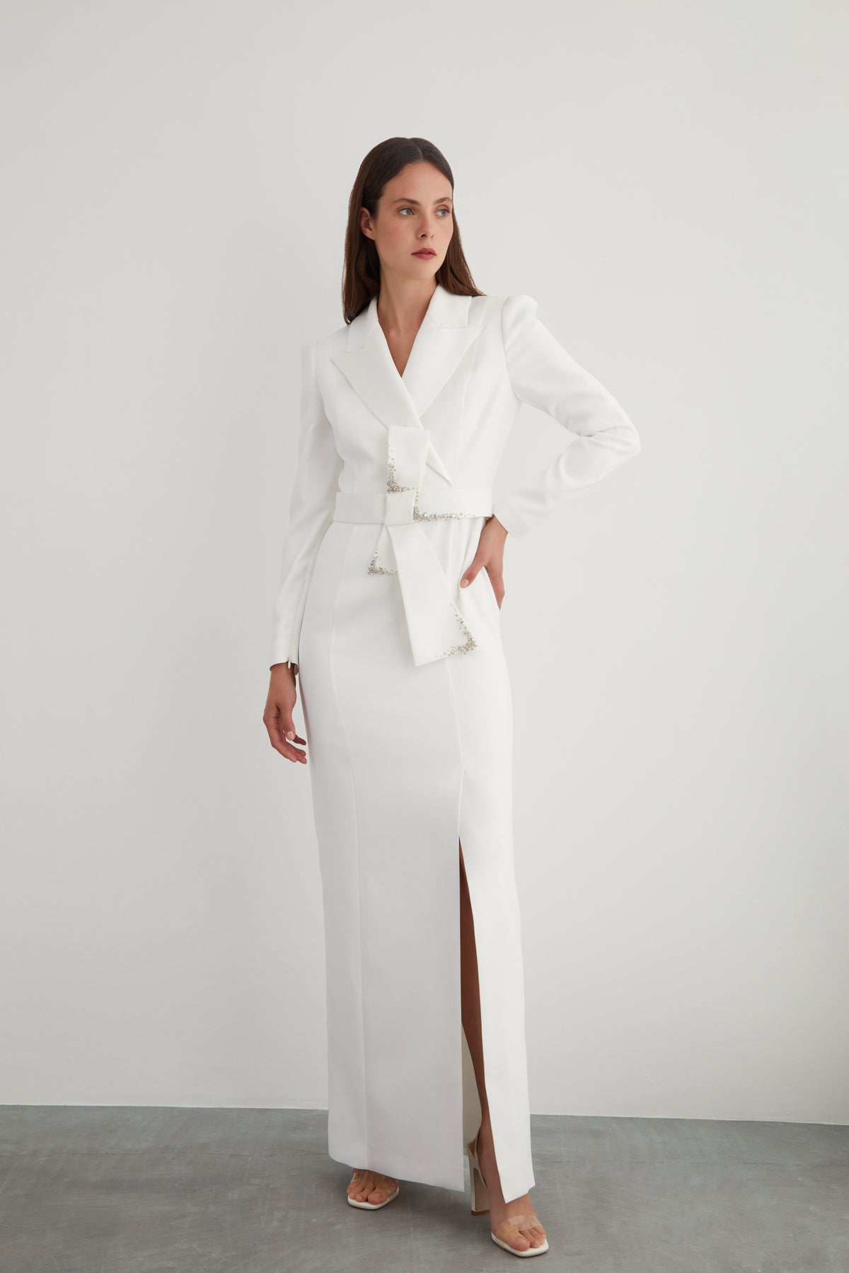 Yırtmaçlı Erkek Yaka Uzun Abiye Elbise