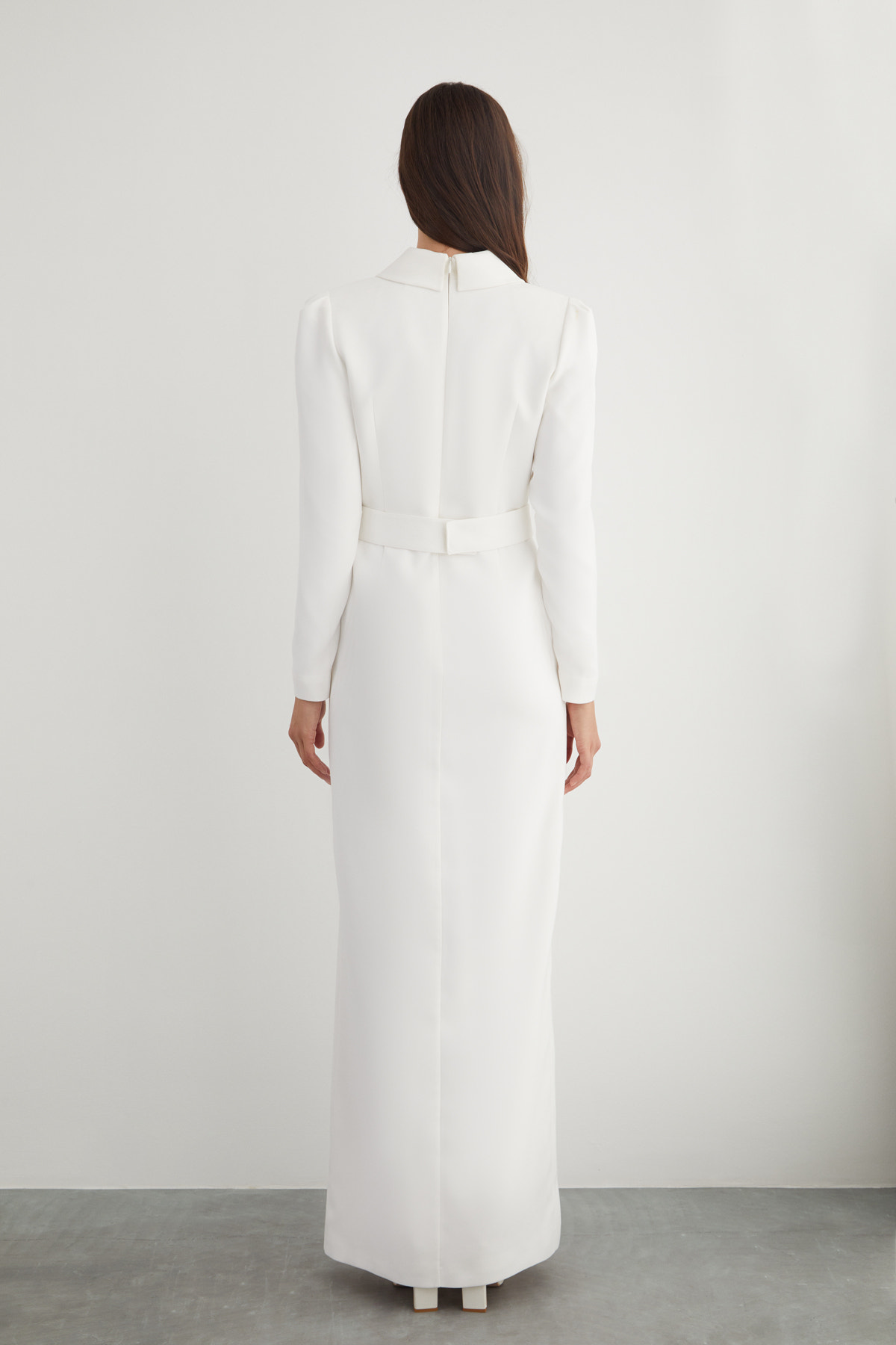 Yırtmaçlı Erkek Yaka Uzun Abiye Elbise