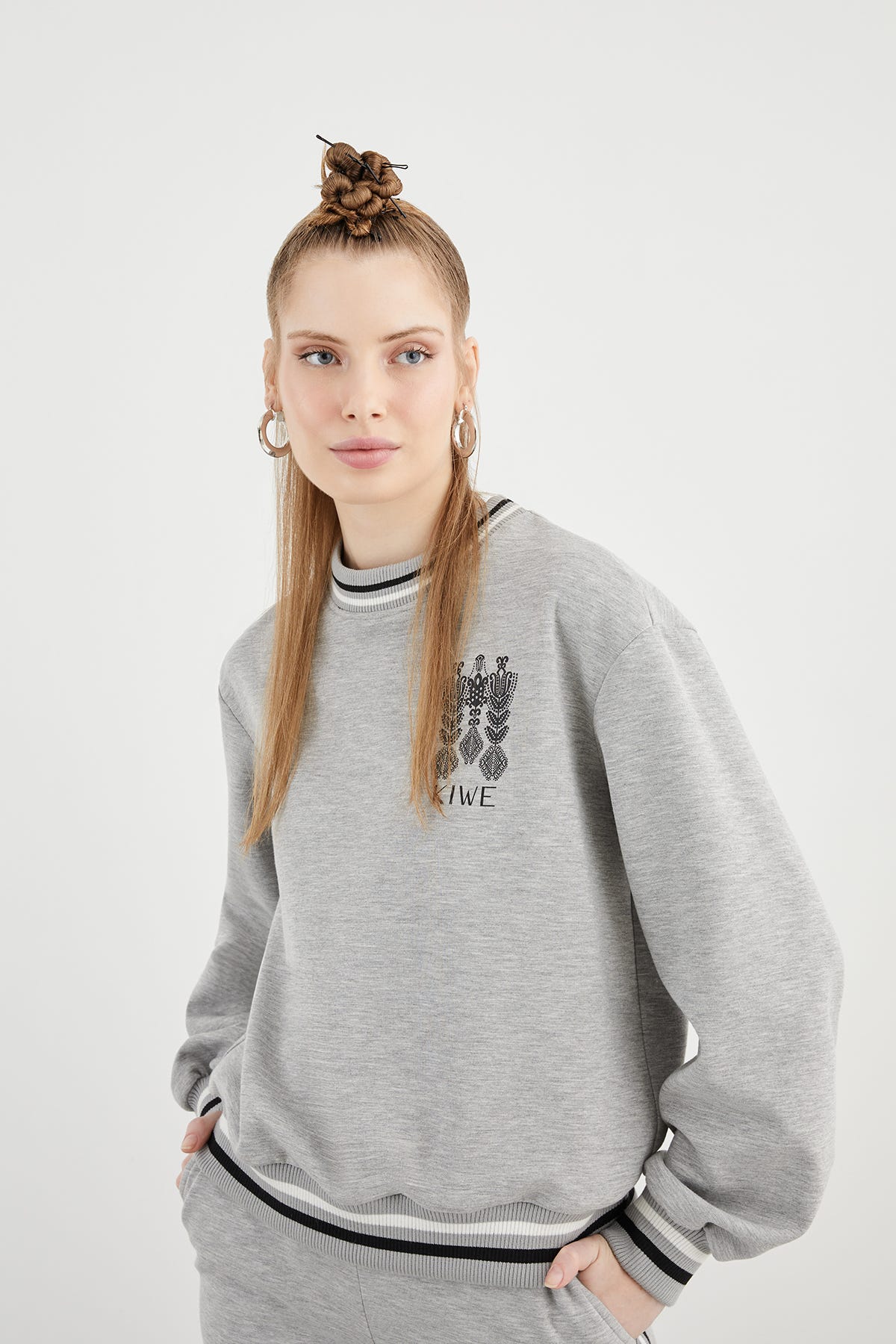 Pantolon Yırtmaçlı Rahat Kesim Eşofman Takımı