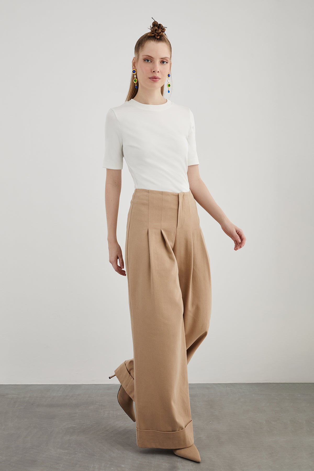 Bel Detaylı Pileli Duble Paçalı Geniş Pantolon