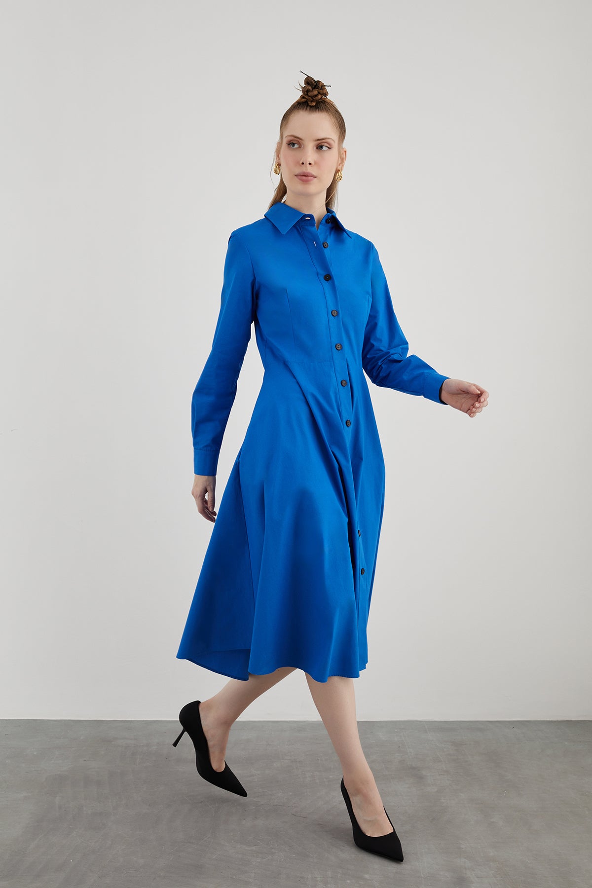 Dik Yaka Midi Boy Kloş Etekli Uzun Kollu Gömlek Elbise