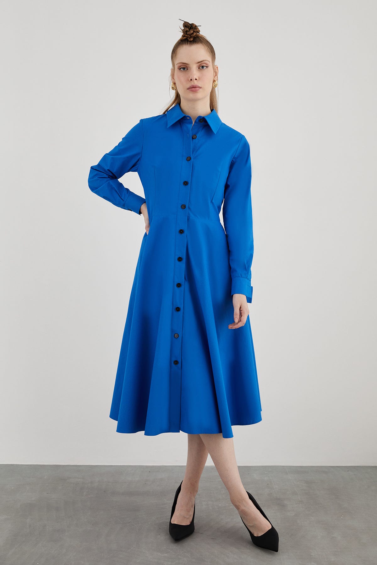 Dik Yaka Midi Boy Kloş Etekli Uzun Kollu Gömlek Elbise