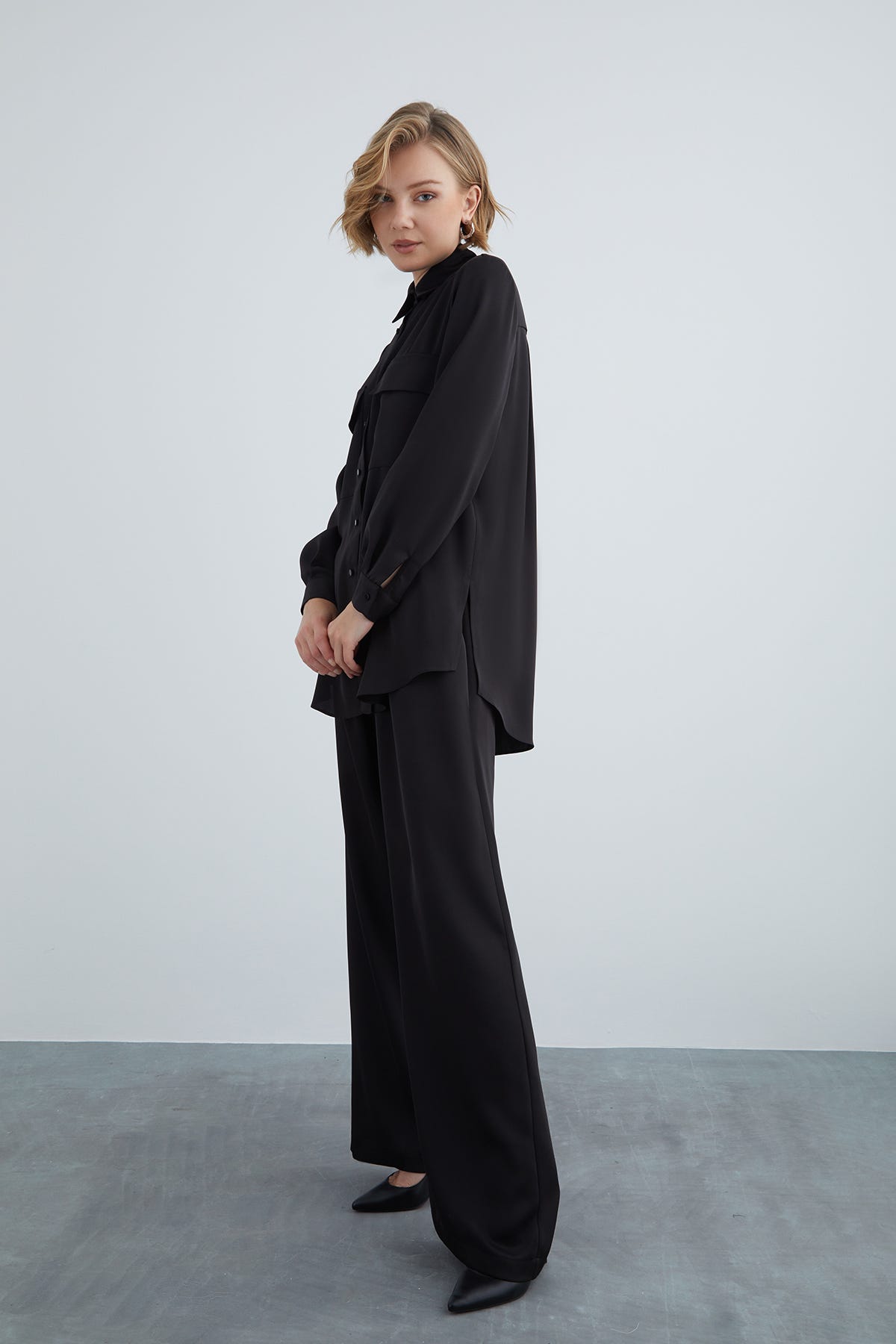 Rahat Kesim Gömlek Ve Beli Lastikli Geniş Paça Takım