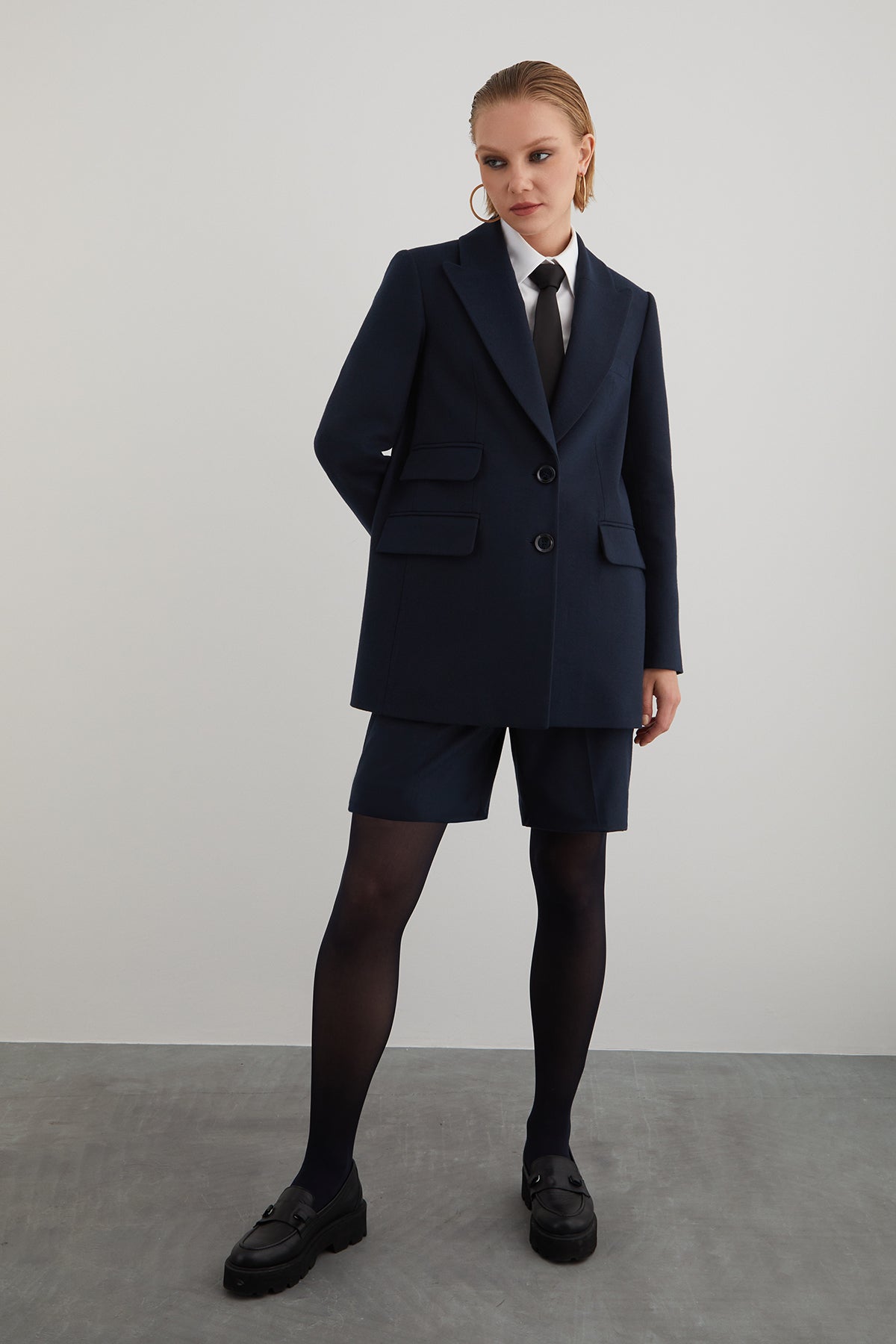 Şortlu Ve Bleazer Ceketli Takım