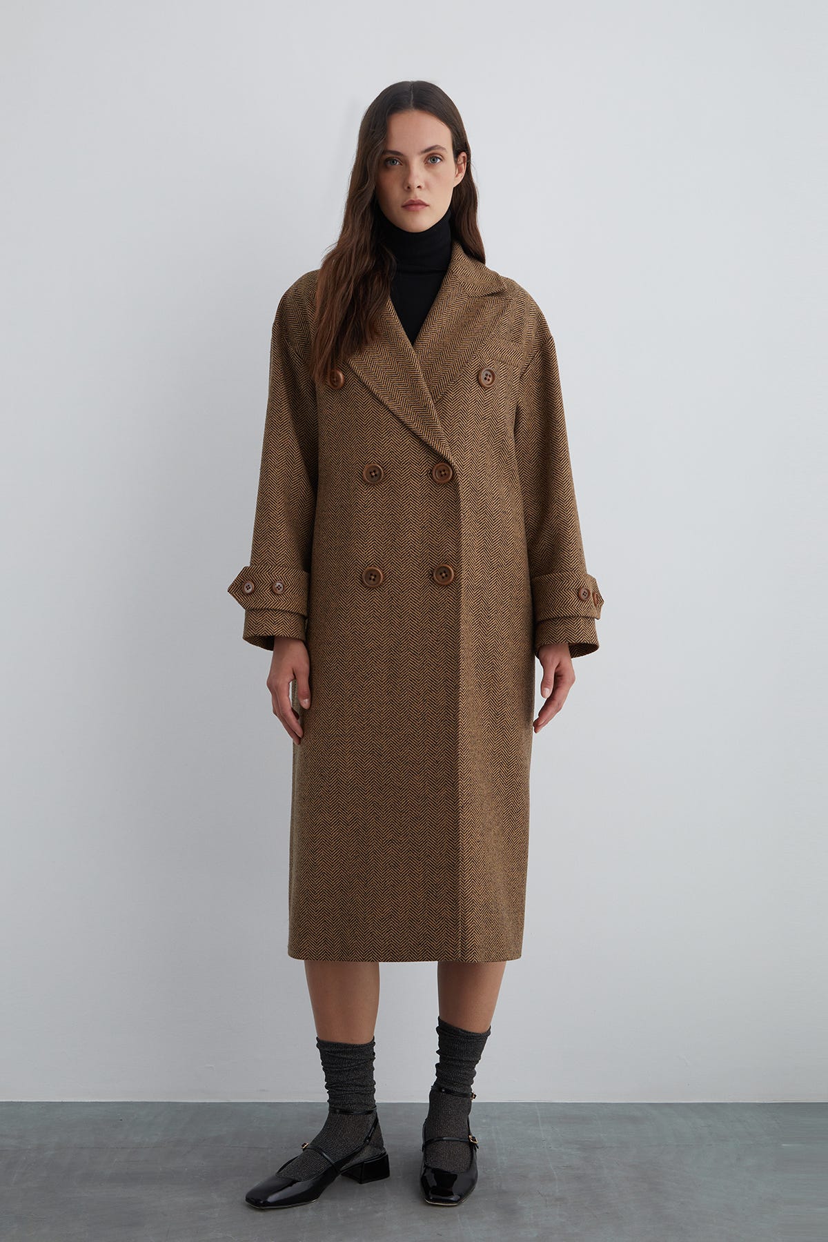 Kruvaze Kapamalı Uzun Kaşe Kaban