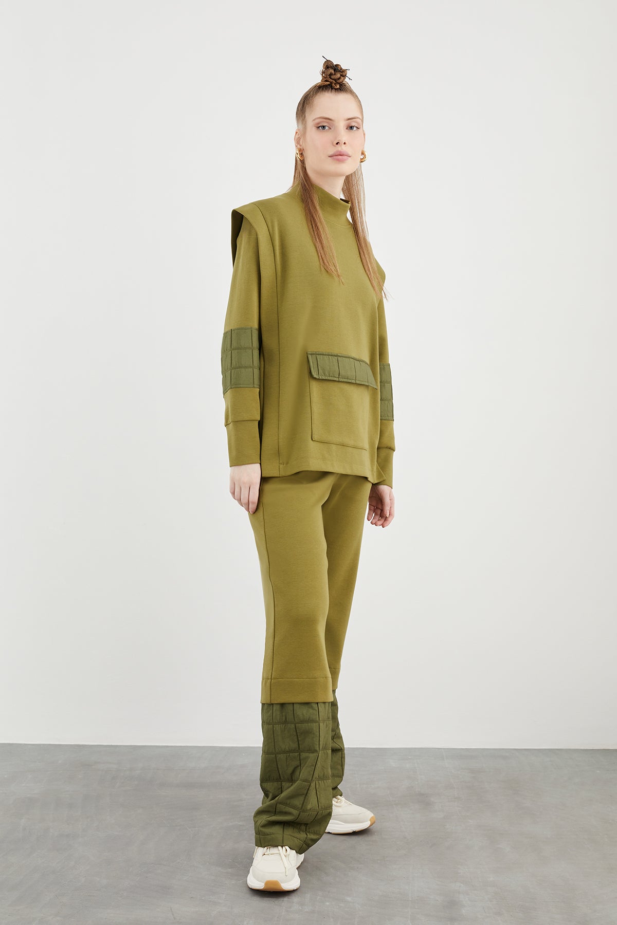 Beli Lastikli Pantolonlu Rahat Kesim Örme Haki Eşofman Takımı