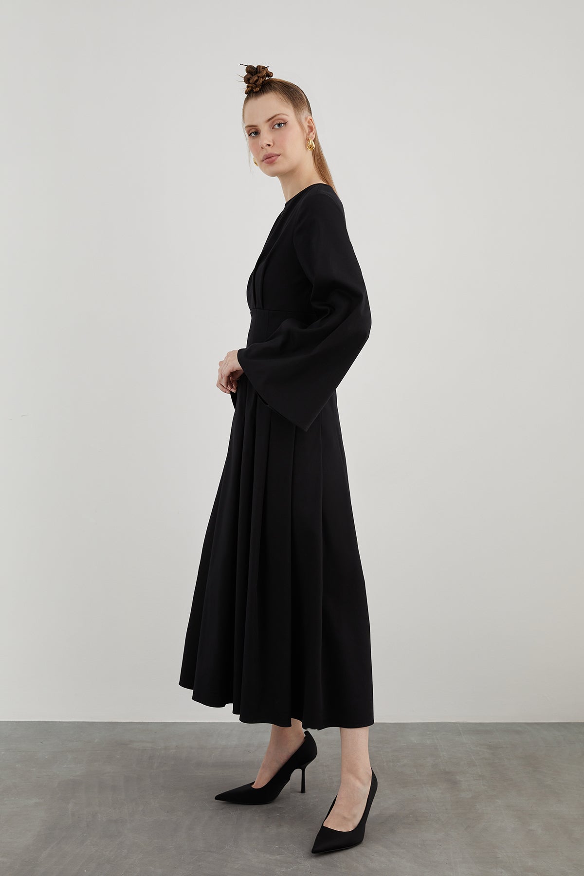 Bisiklet Yaka Midi Boy Siyah Elbise