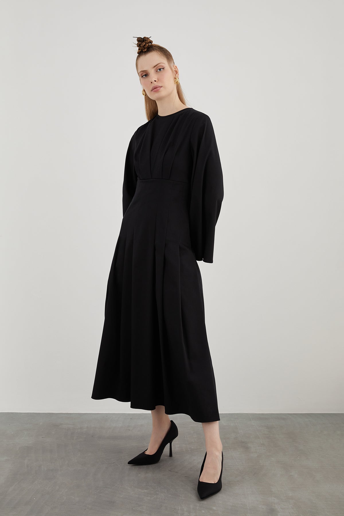 Bisiklet Yaka Midi Boy Siyah Elbise