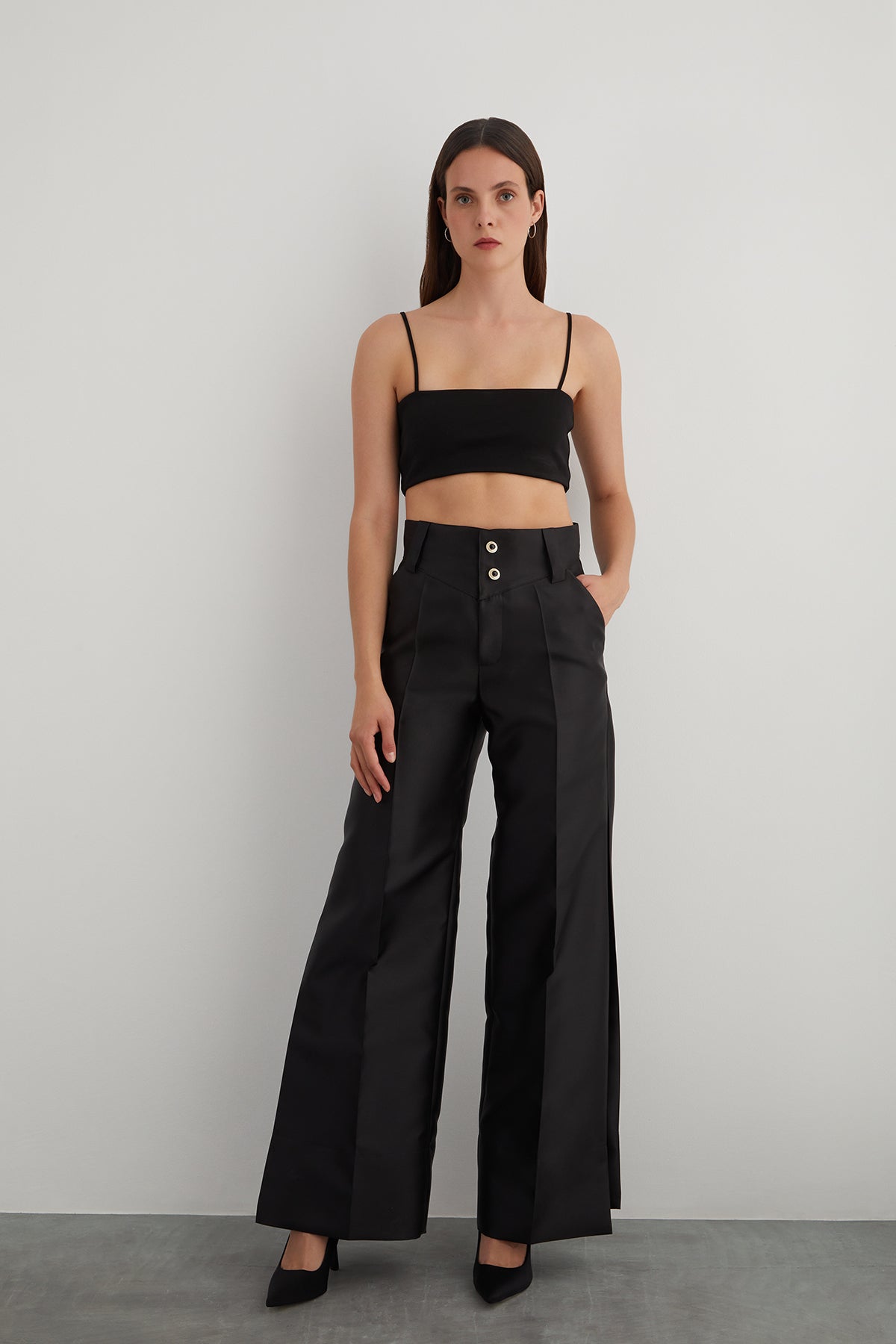 Korsaj Detaylı Düğmeli Bol Paça Pantolon