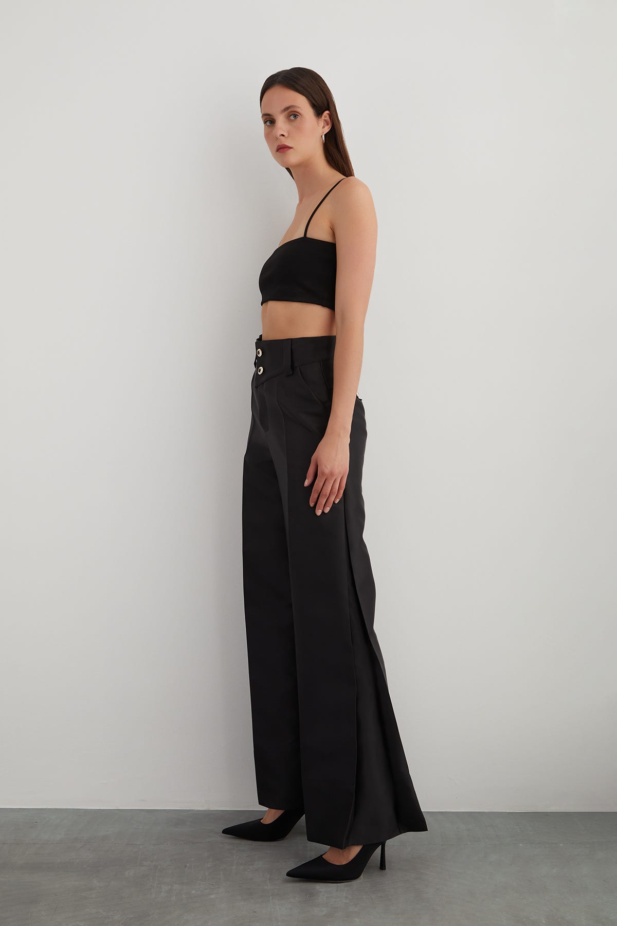 Korsaj Detaylı Düğmeli Bol Paça Pantolon