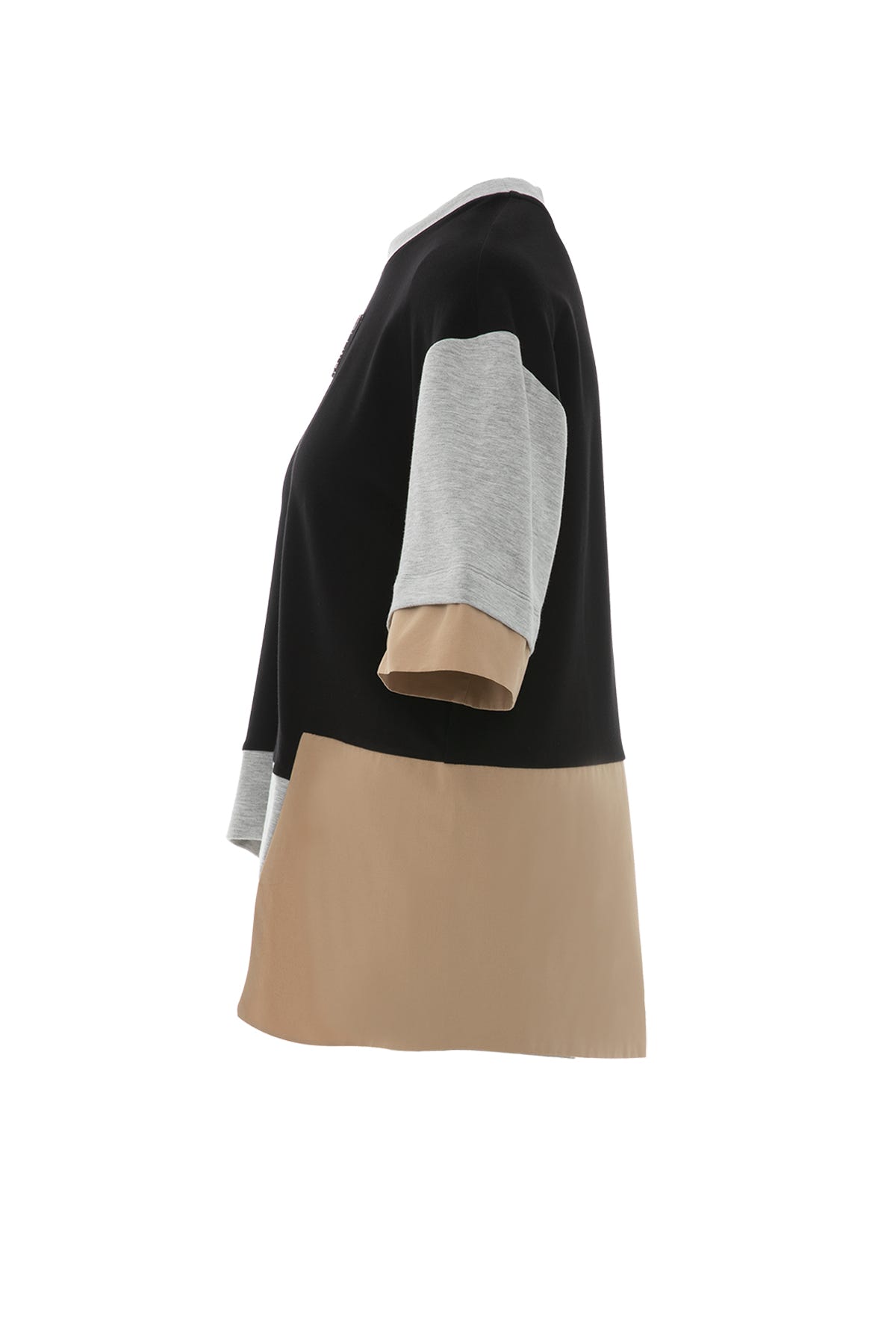 Ön Beden Etiket Detaylı Asimetrik Model T-shirt